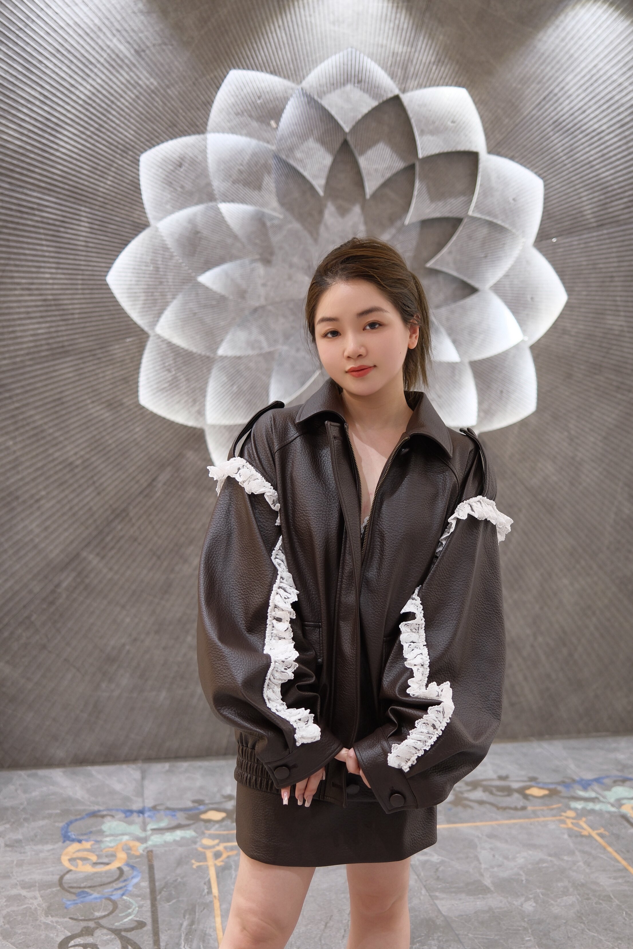 Maison Wester冬季甜酷风皮衣,蕾丝镶边复古皮质挺括有型