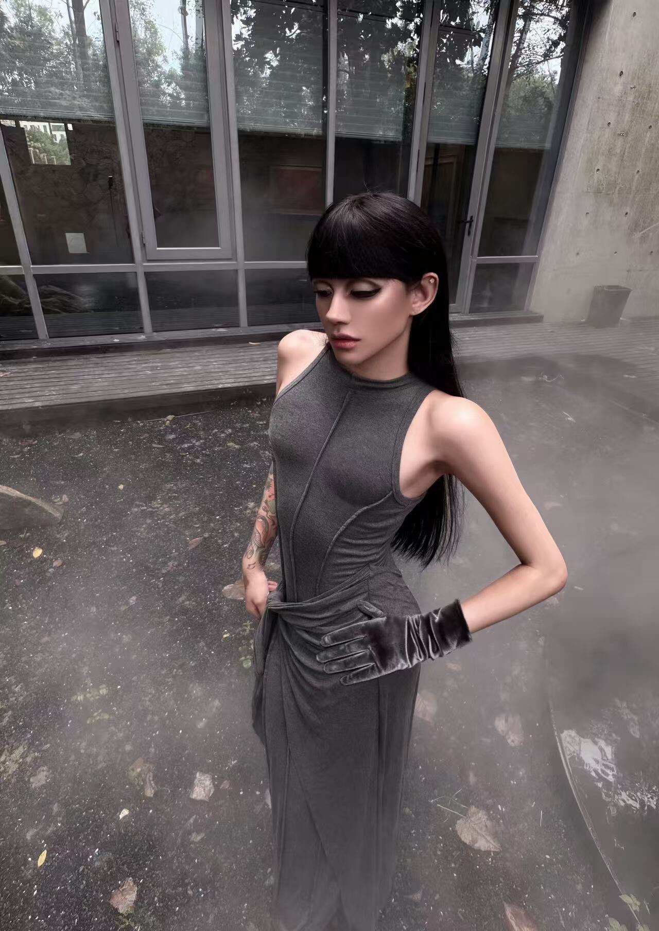 CYNR原创设计高级灰背心裙 莫代尔面料柔软亲肤 修身假两件设计层次感十足