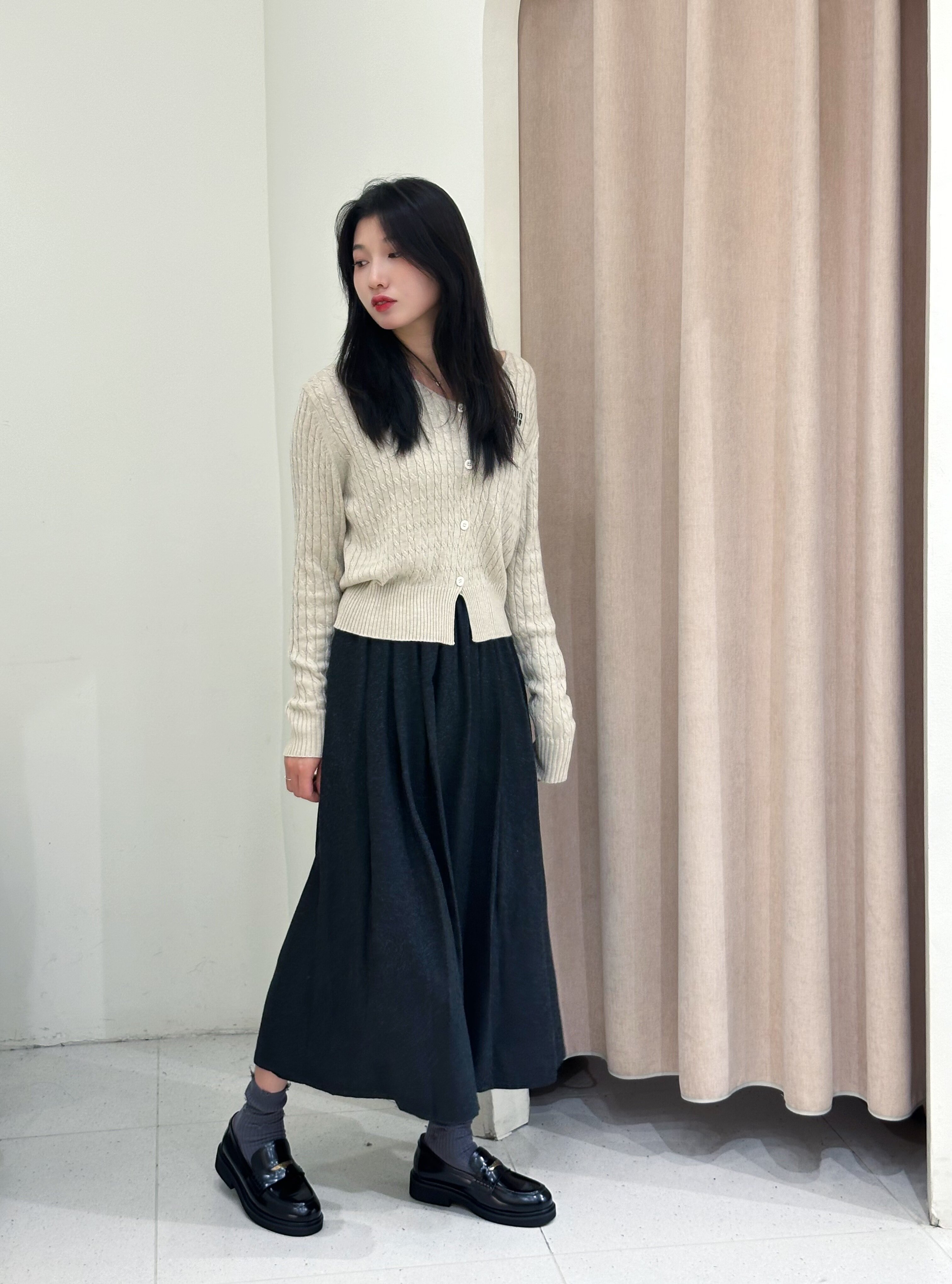 宋佳同款百丽海鸥乐福鞋2.0：厚底真皮的英伦飒爽美学