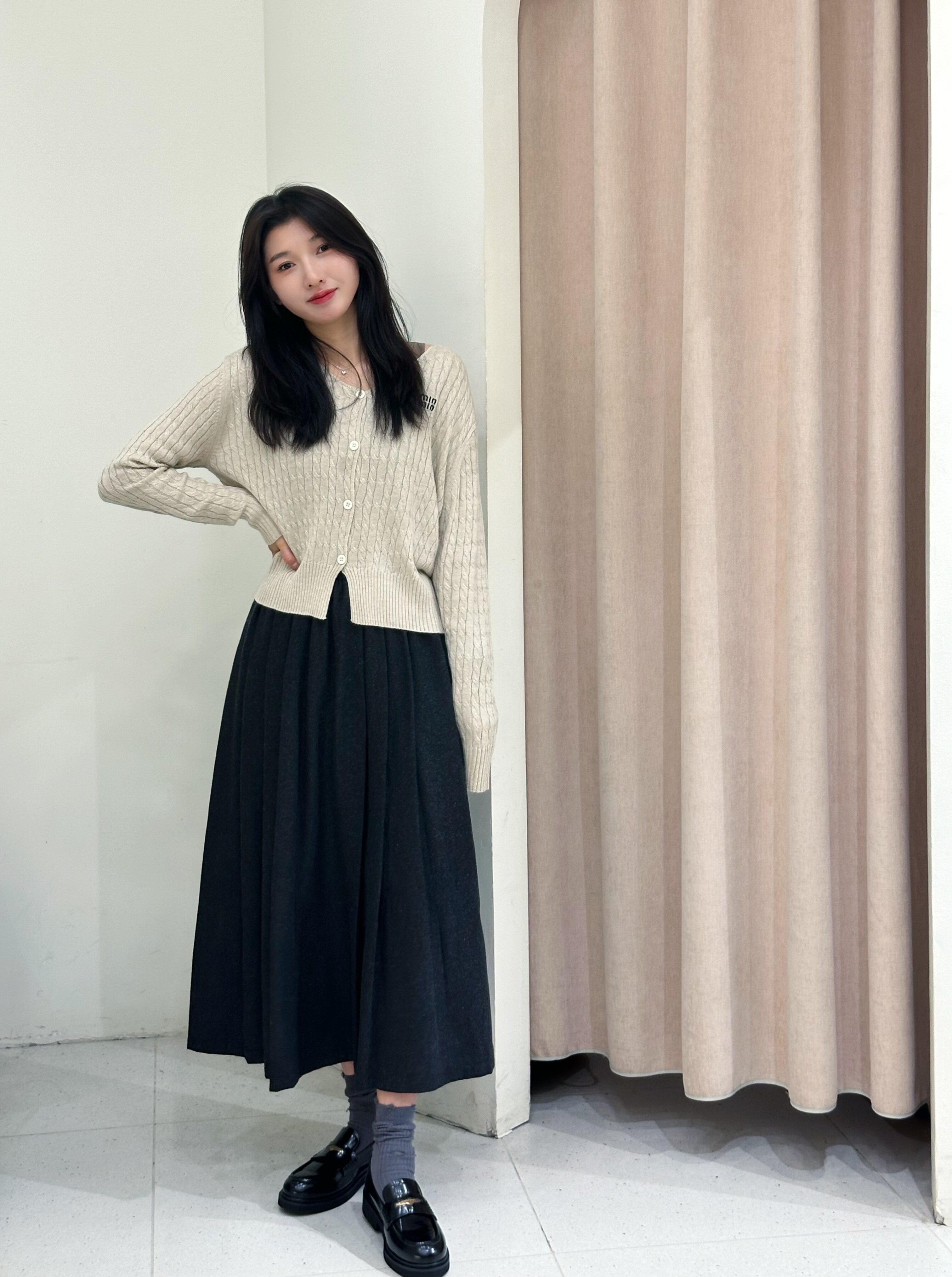 宋佳同款百丽海鸥乐福鞋2.0：厚底真皮的英伦飒爽美学