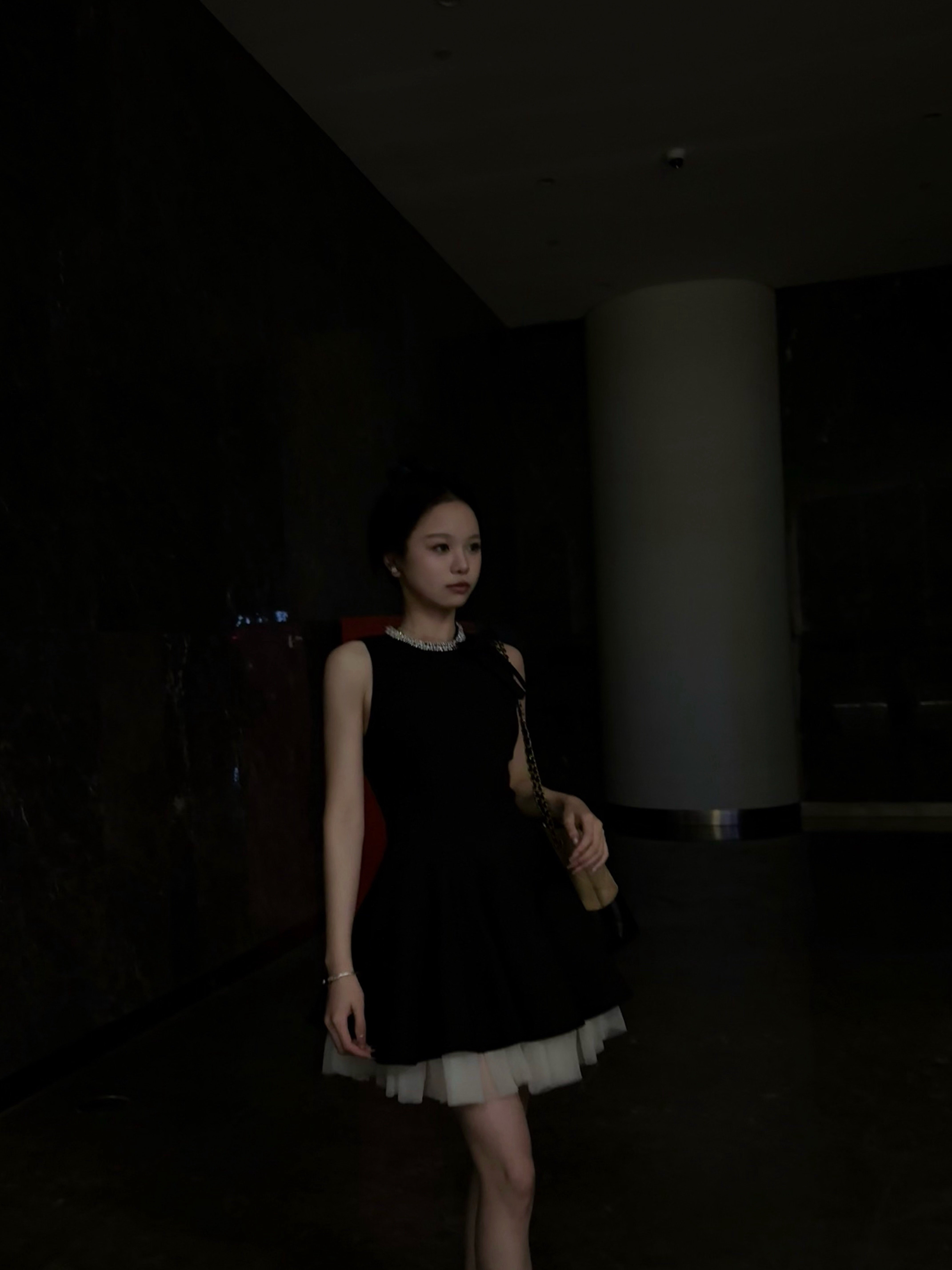 Barb Chill「夜宴千金」水钻赫本公主裙 背心裙设计优雅显瘦 水钻点缀精致闪耀