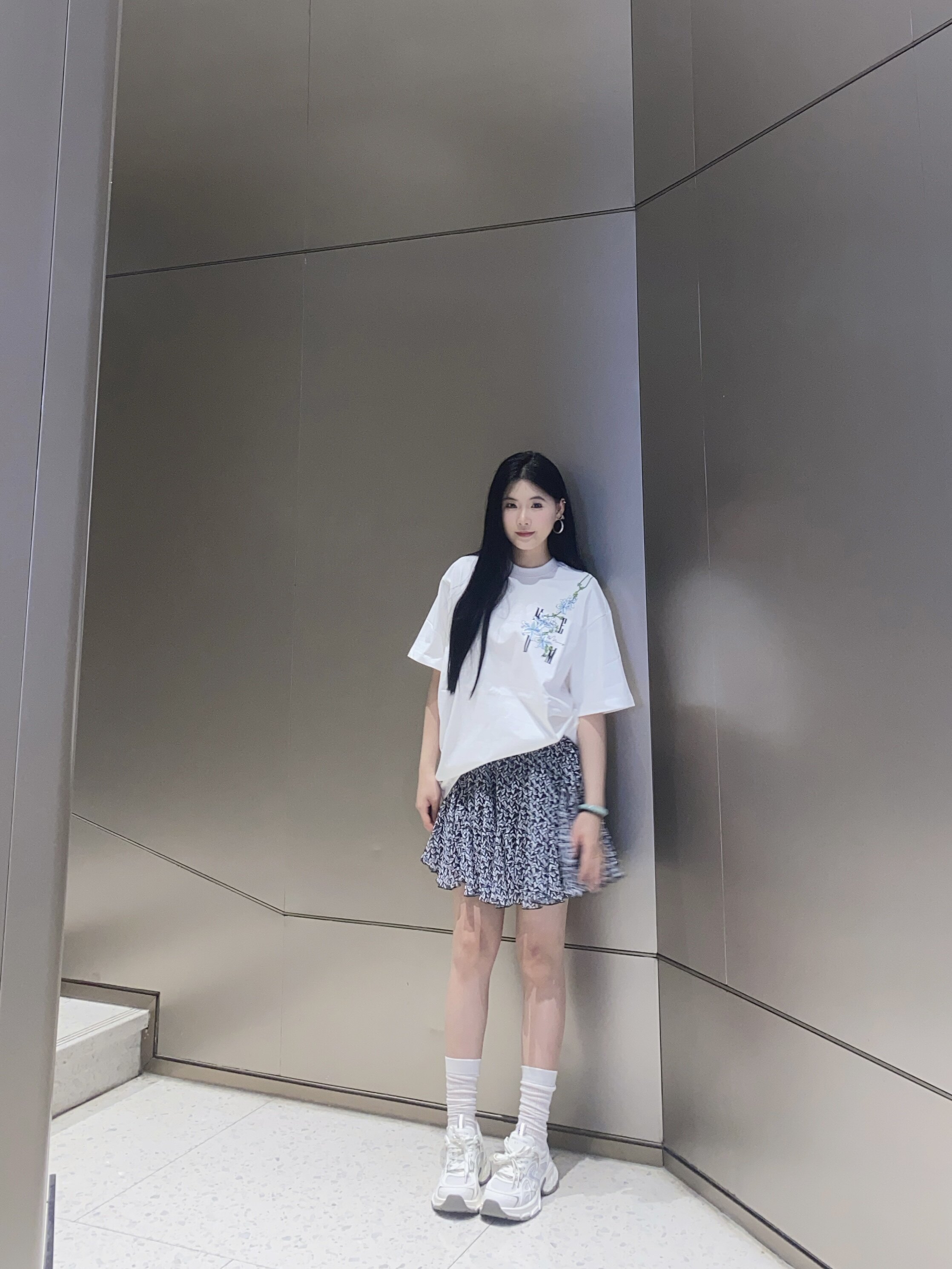 ELLE夏季法式碎花伞裙A字版型遮肉显瘦 碎花图案清新浪漫小众设计别致不撞款