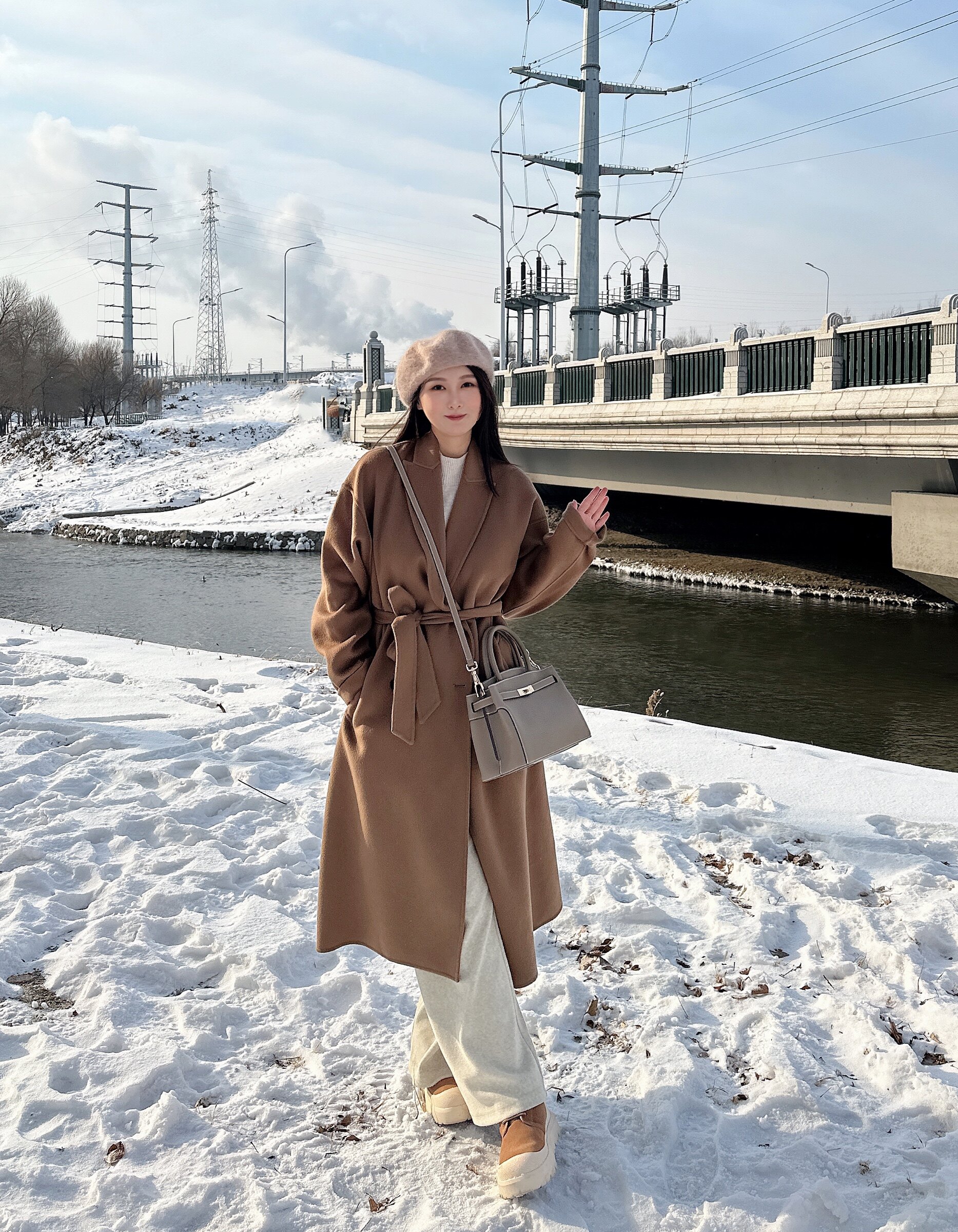 百丽鎏金岁月凯莉包 质感牛皮高级耐磨 大容量通勤 妈妈包婚包两用