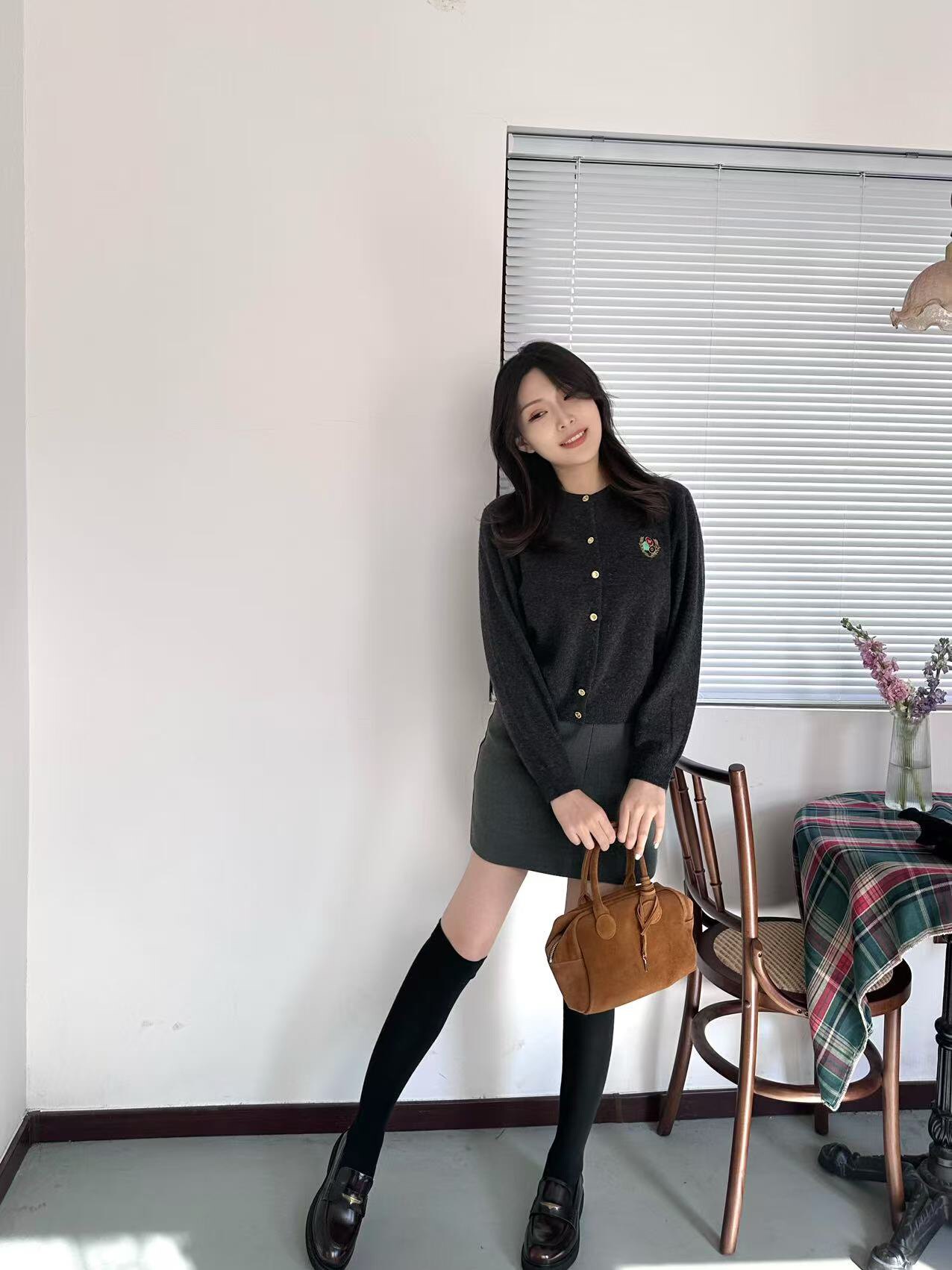 宋佳同款百丽海鸥乐福鞋2.0：厚底真皮的英伦飒爽美学