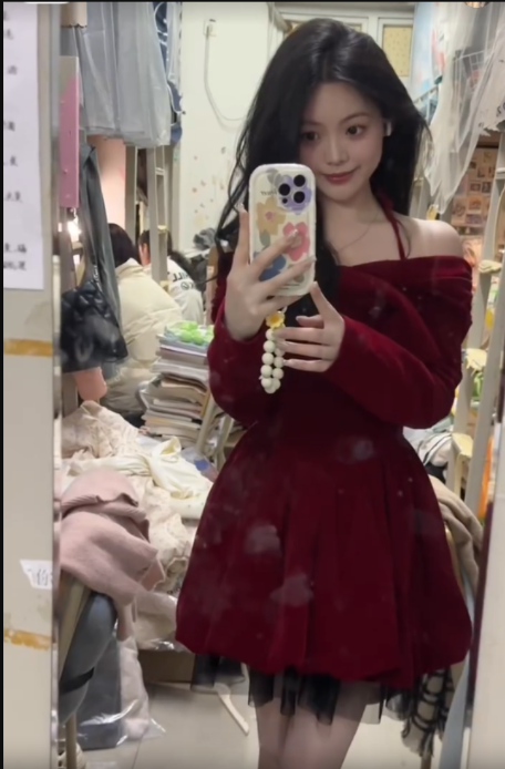 绮雨薇法式红色连衣裙 蓬蓬裙摆遮肉显瘦 收腰设计拉长比例 小个子专属显高版型