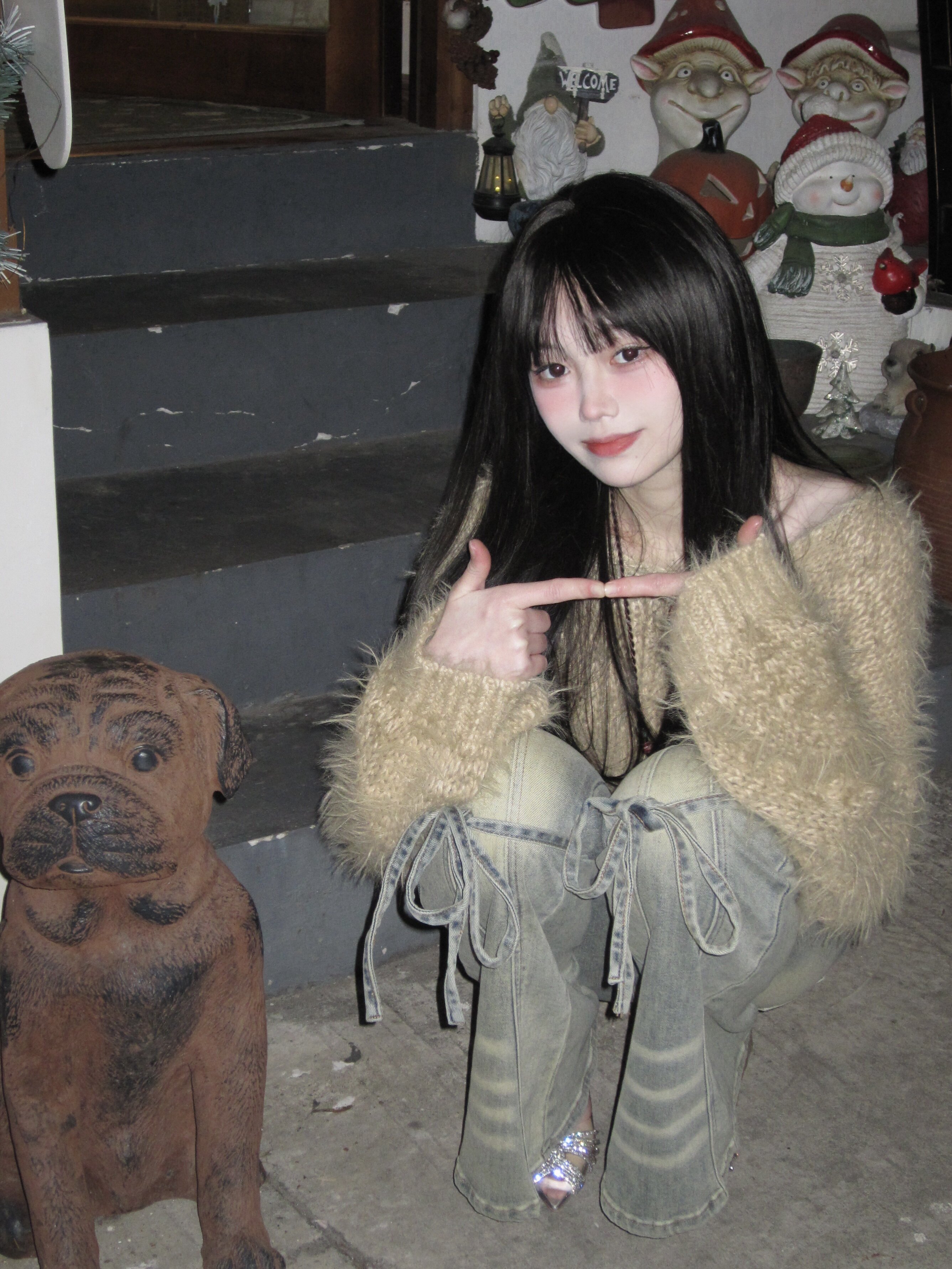 ABWLR「叠穿派对」原创复古做旧水洗牛仔裤:解锁超模腿的马蹄微喇密码