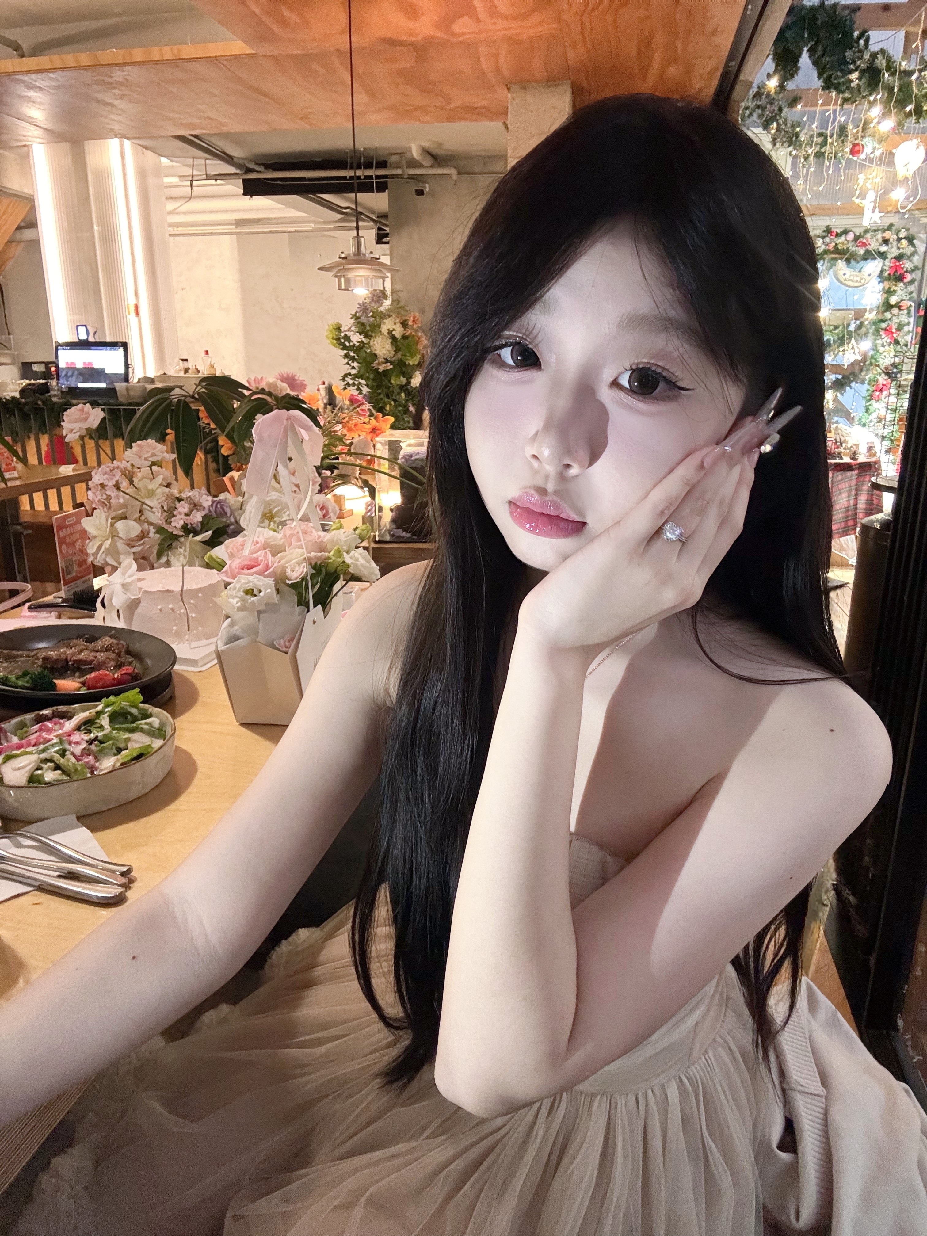 Supermodel Studio卜斯斯「轻纱梦境」重工礼服：十四米耗料的手工压褶美学