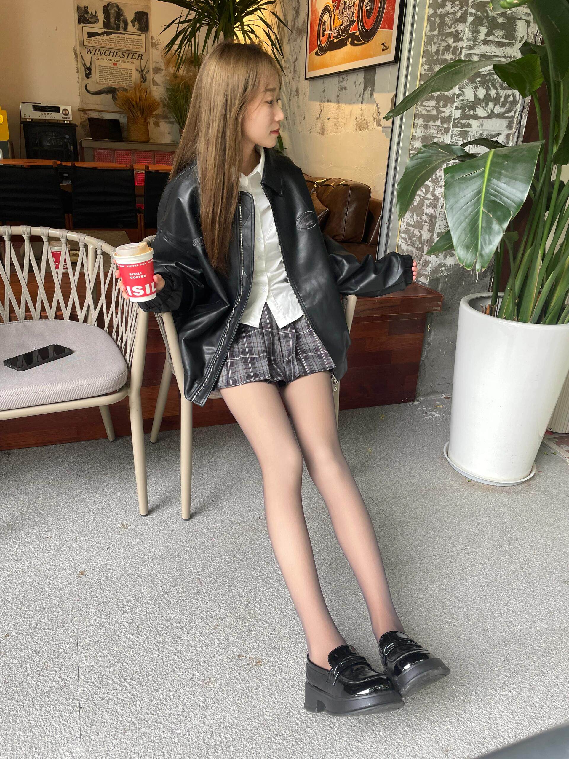 小野和子冬季黑丝光腿神器 加绒双层设计保暖不臃肿 替换装方便实用