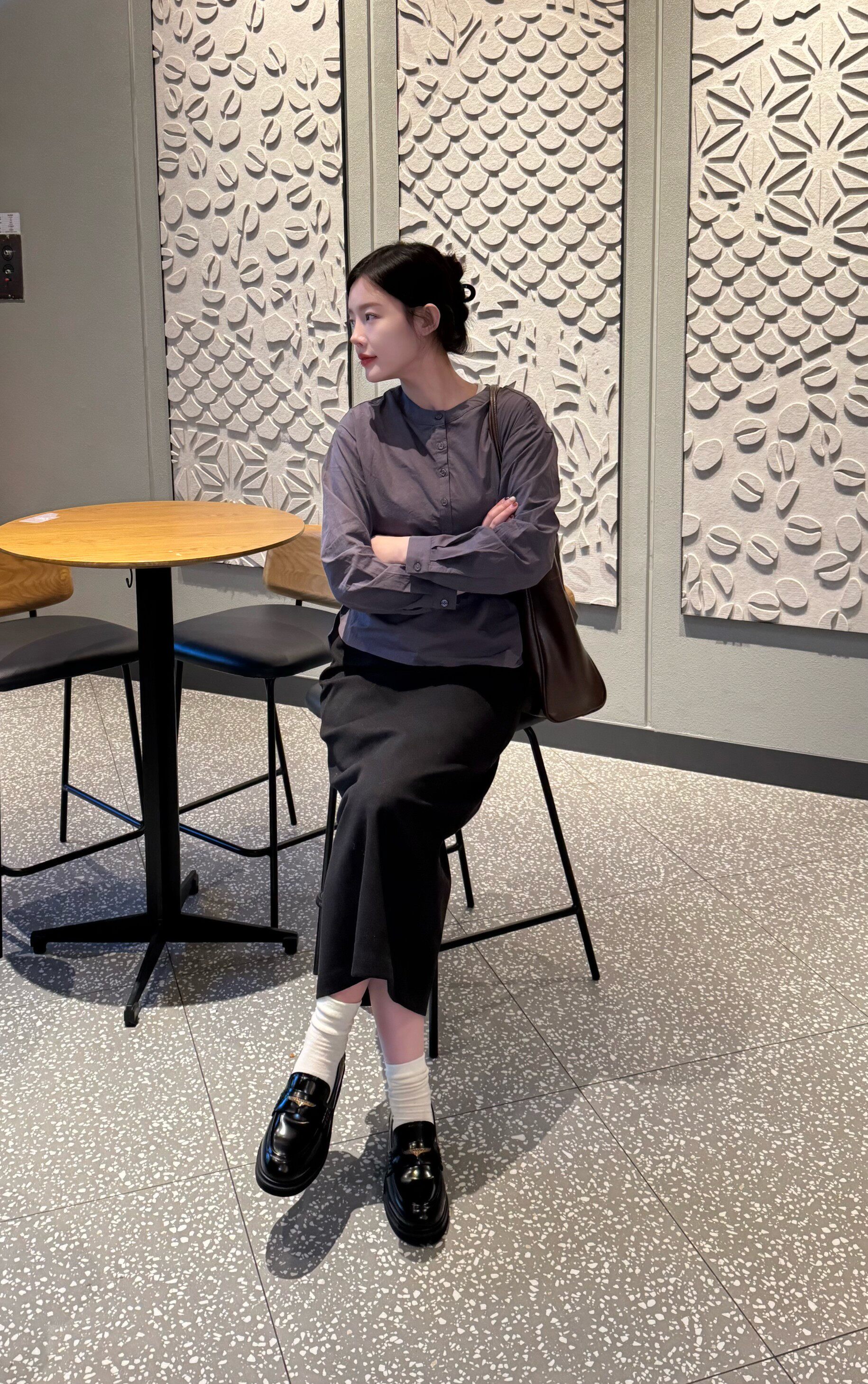 宋佳同款百丽海鸥乐福鞋2.0：厚底真皮的英伦飒爽美学