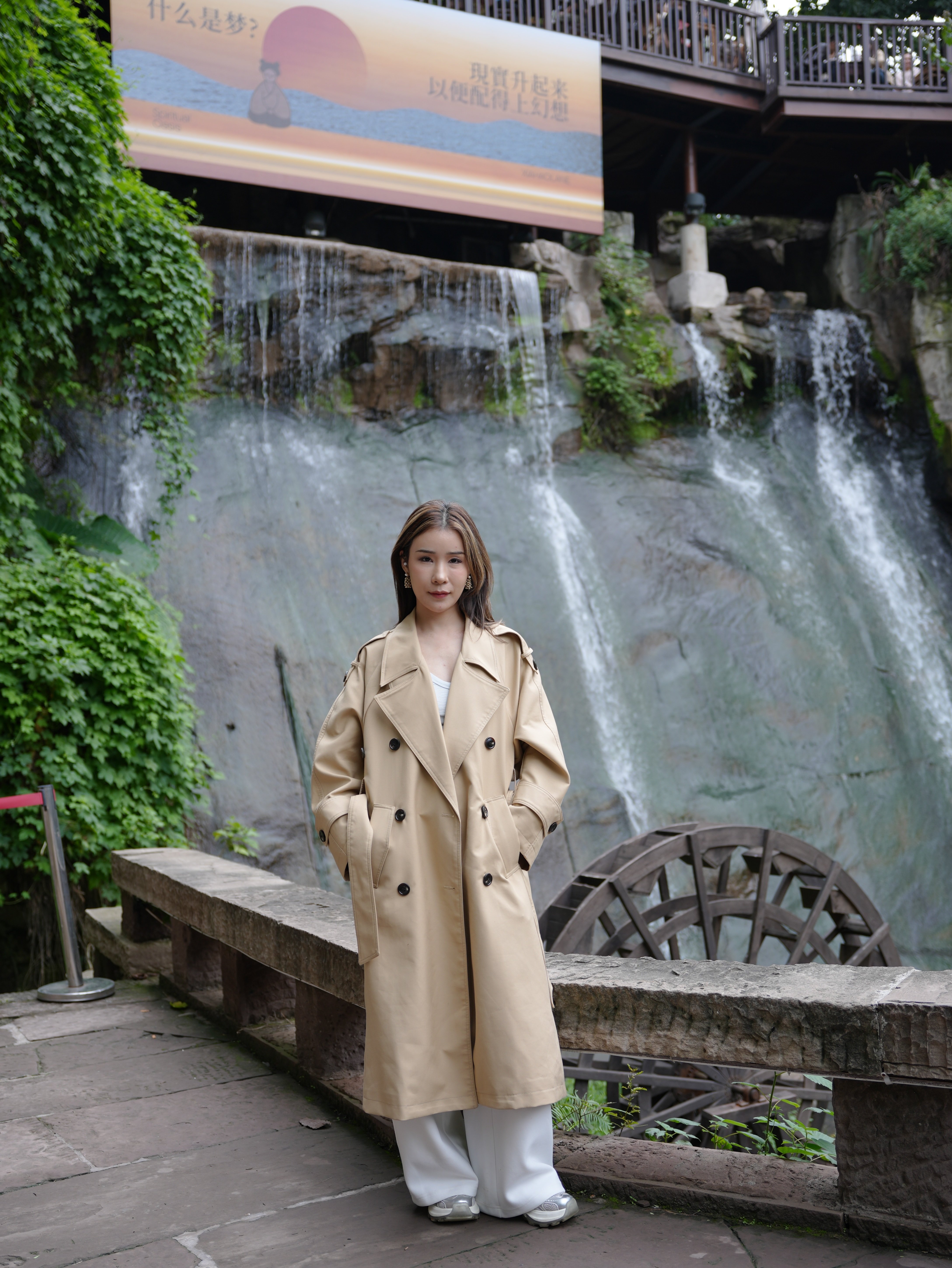 解锁法式优雅密码——周淼ZHOUMIAO"巴黎旧梦"风衣穿搭图鉴