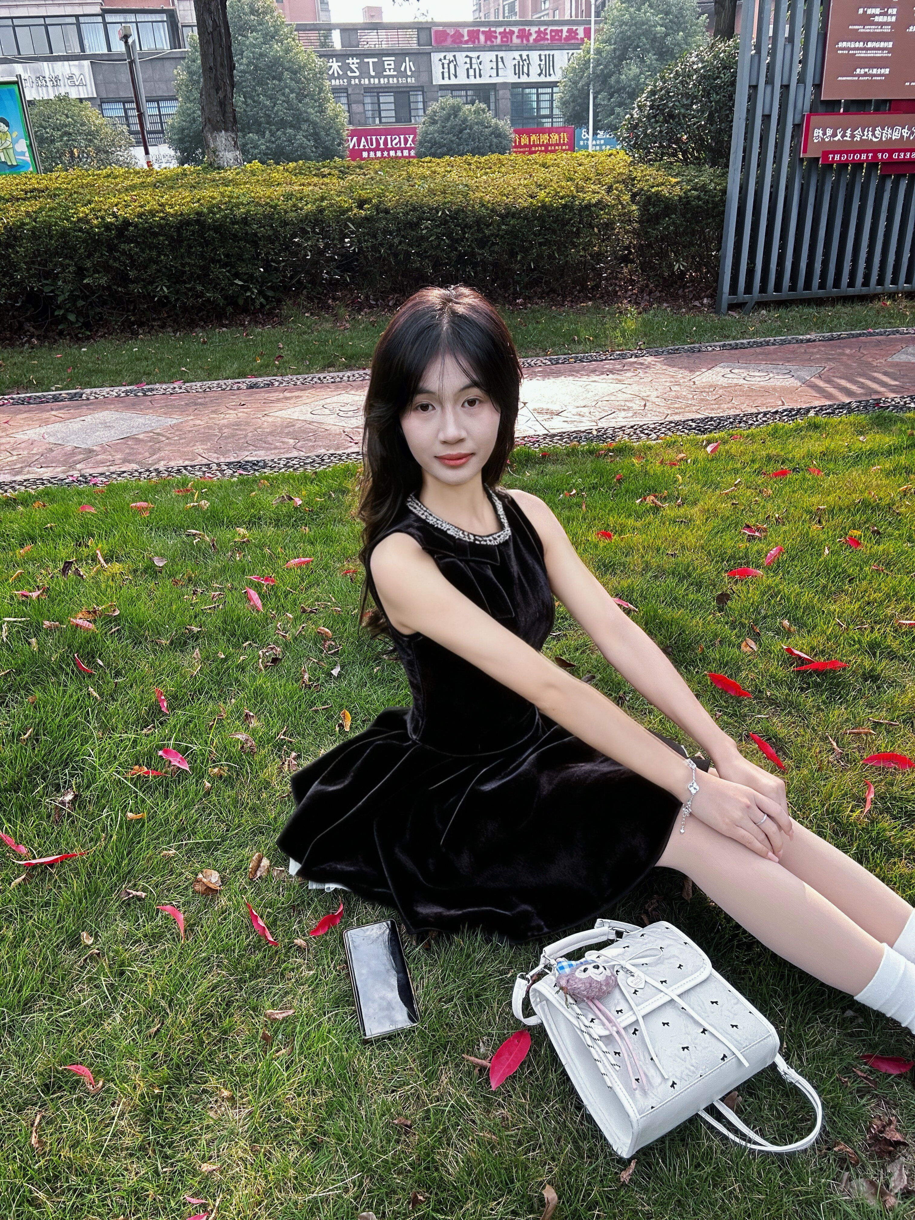 Barb Chill「夜宴千金」水钻赫本公主裙 背心裙设计优雅显瘦 水钻点缀精致闪耀