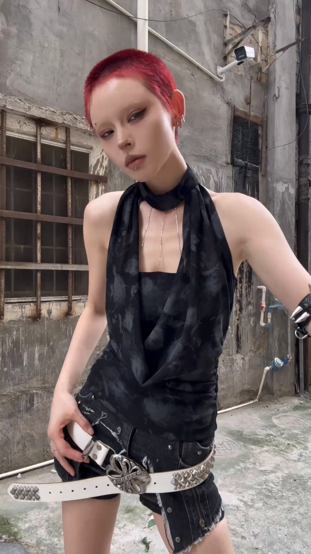 VIAPITTI夏季爆款链条荡领挂脖背心 收腰修身显瘦百搭 辣妹风与设计感并存