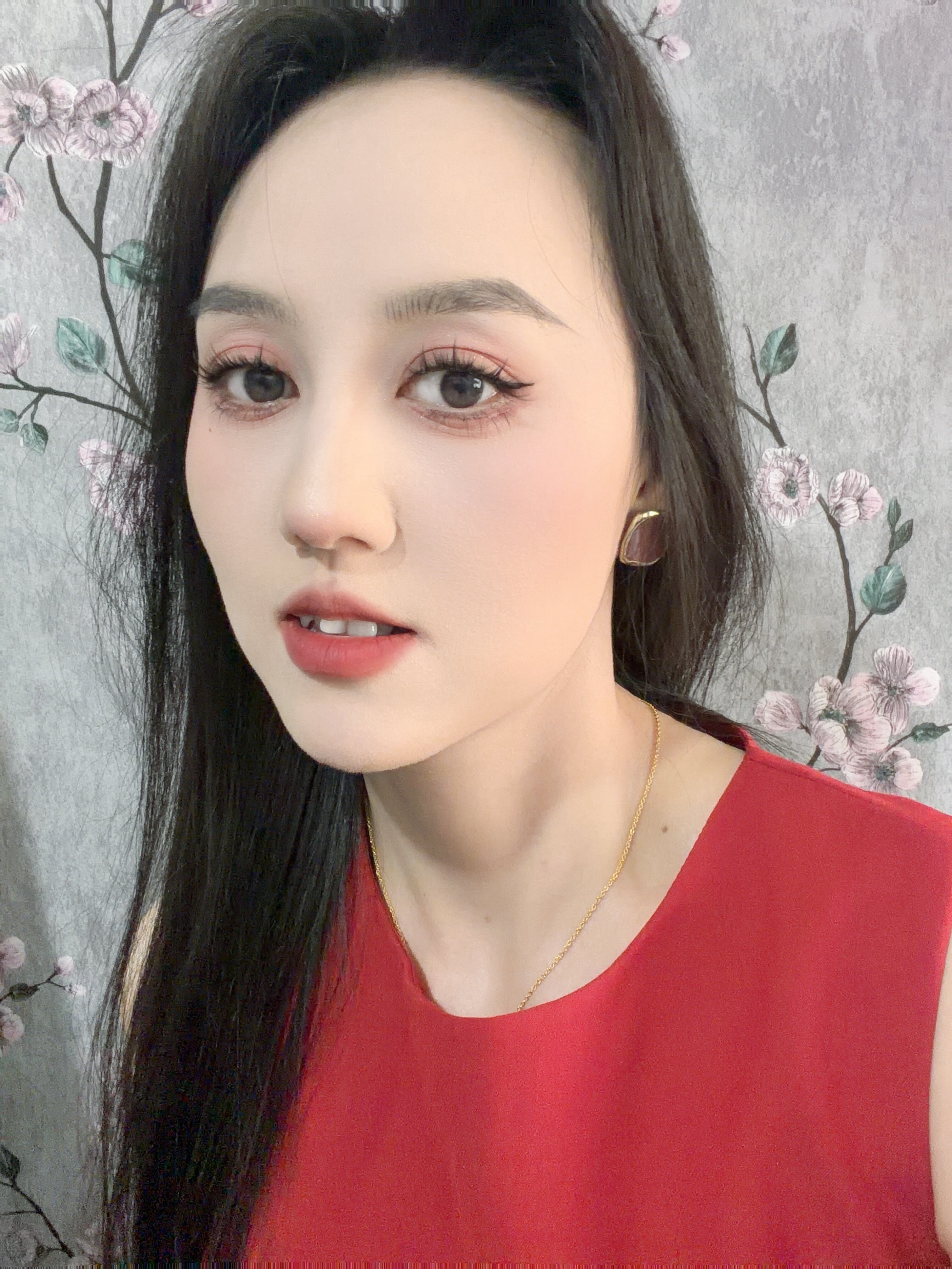 舒胡蕾夏日生日裙 法式无袖收腰设计 显瘦显高拉长比例 高级感气质满分