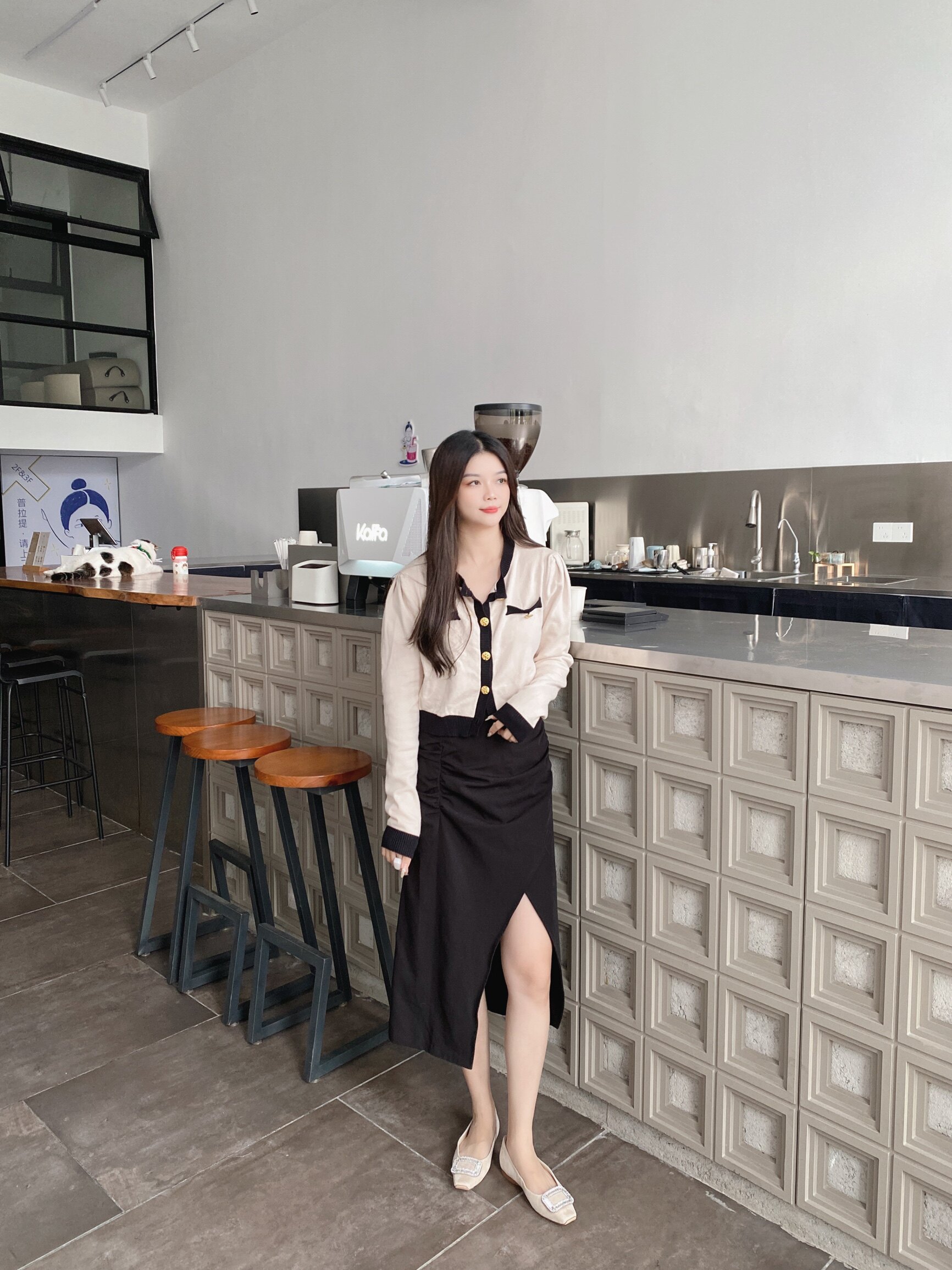 「倾城之恋」Nine West/玖熙方扣单鞋：法式平底鞋的水钻优雅美学