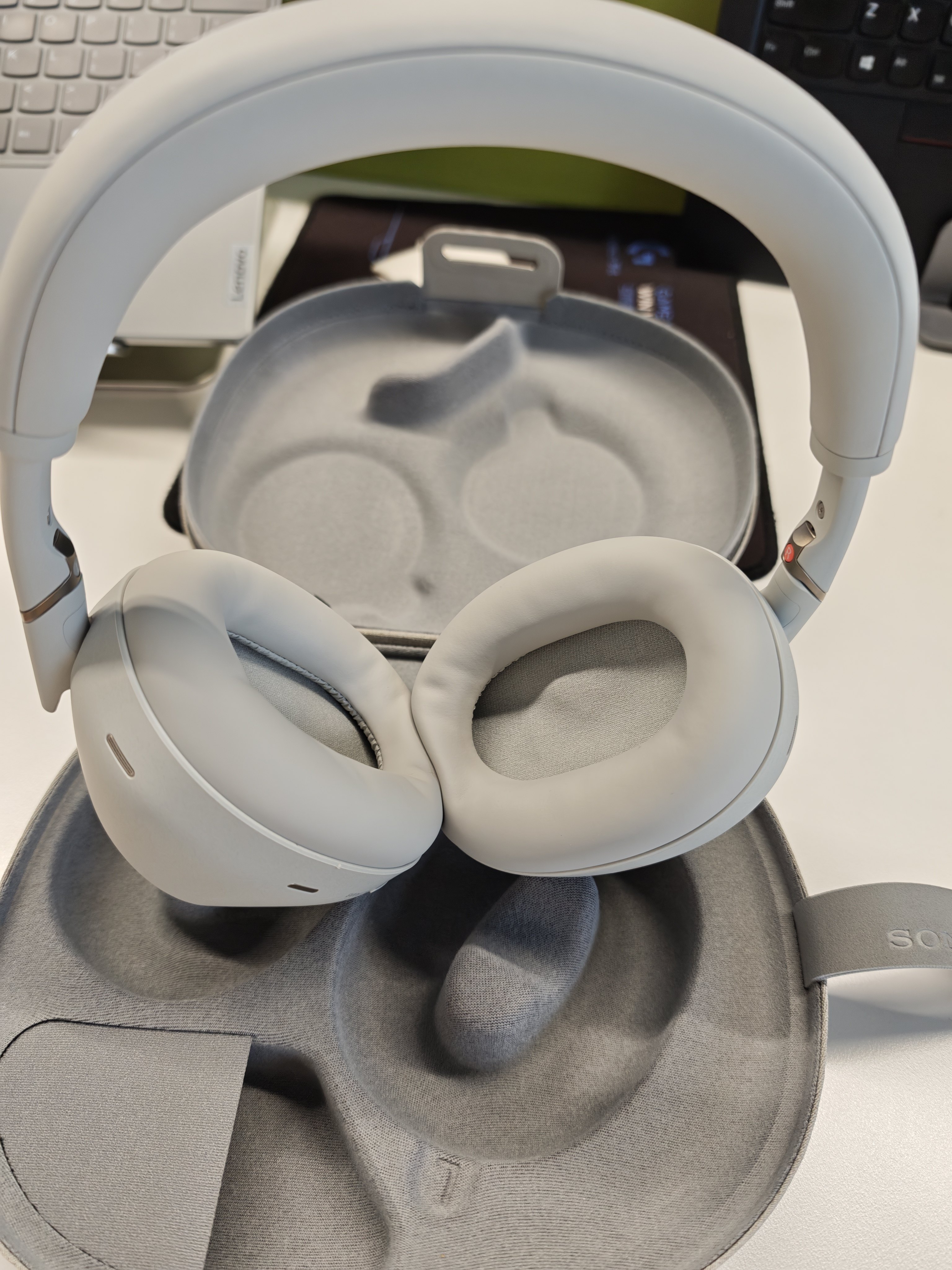 Sony WH-1000XM6 无线降噪耳机深夜蓝可再生材料制成双芯超旗舰降噪耳机
