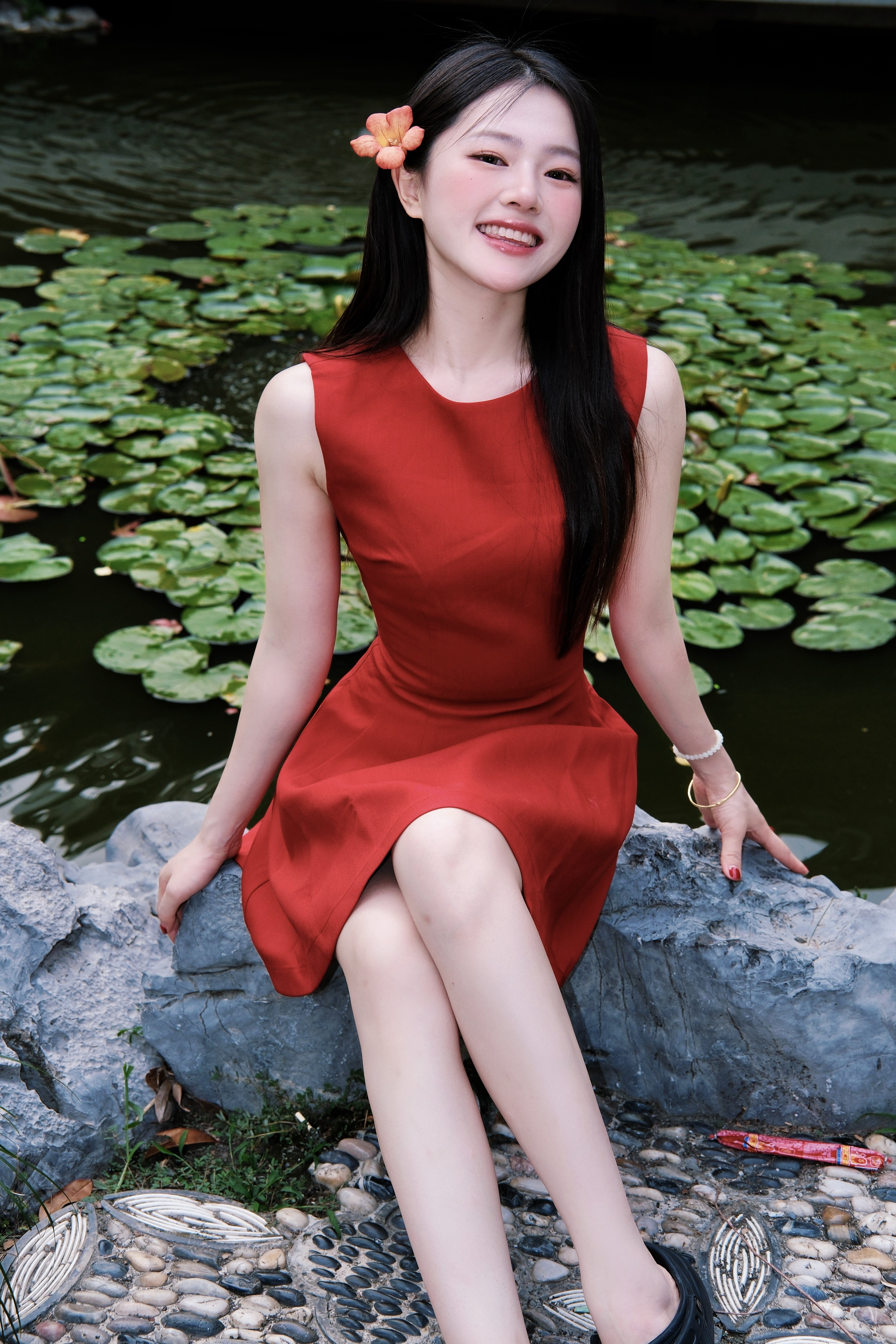 舒胡蕾夏日生日裙 法式无袖收腰设计 显瘦显高拉长比例 高级感气质满分