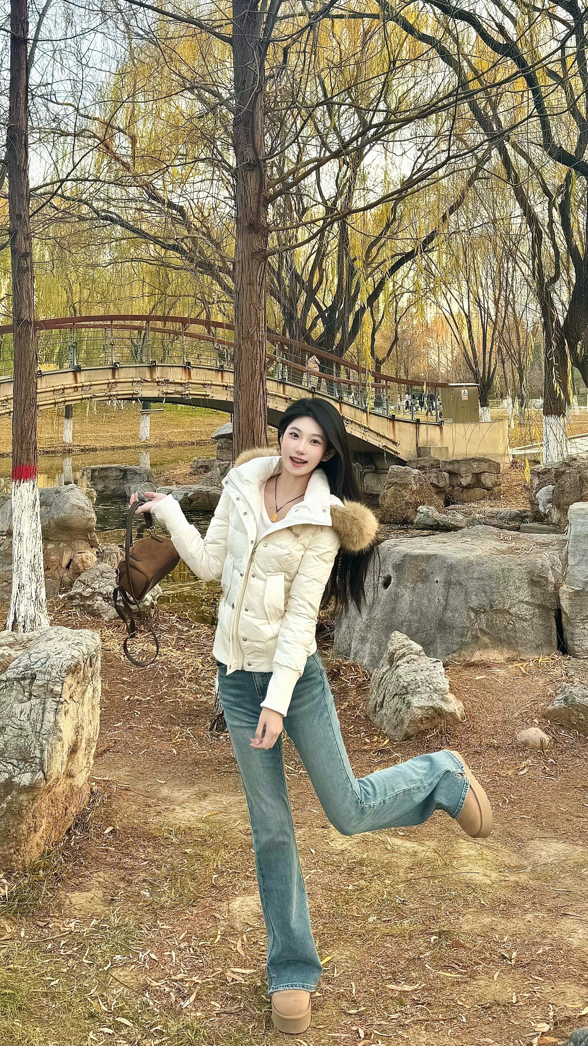 ABWLR秋冬复古微喇牛仔裤:高腰马蹄的显腿长神裤