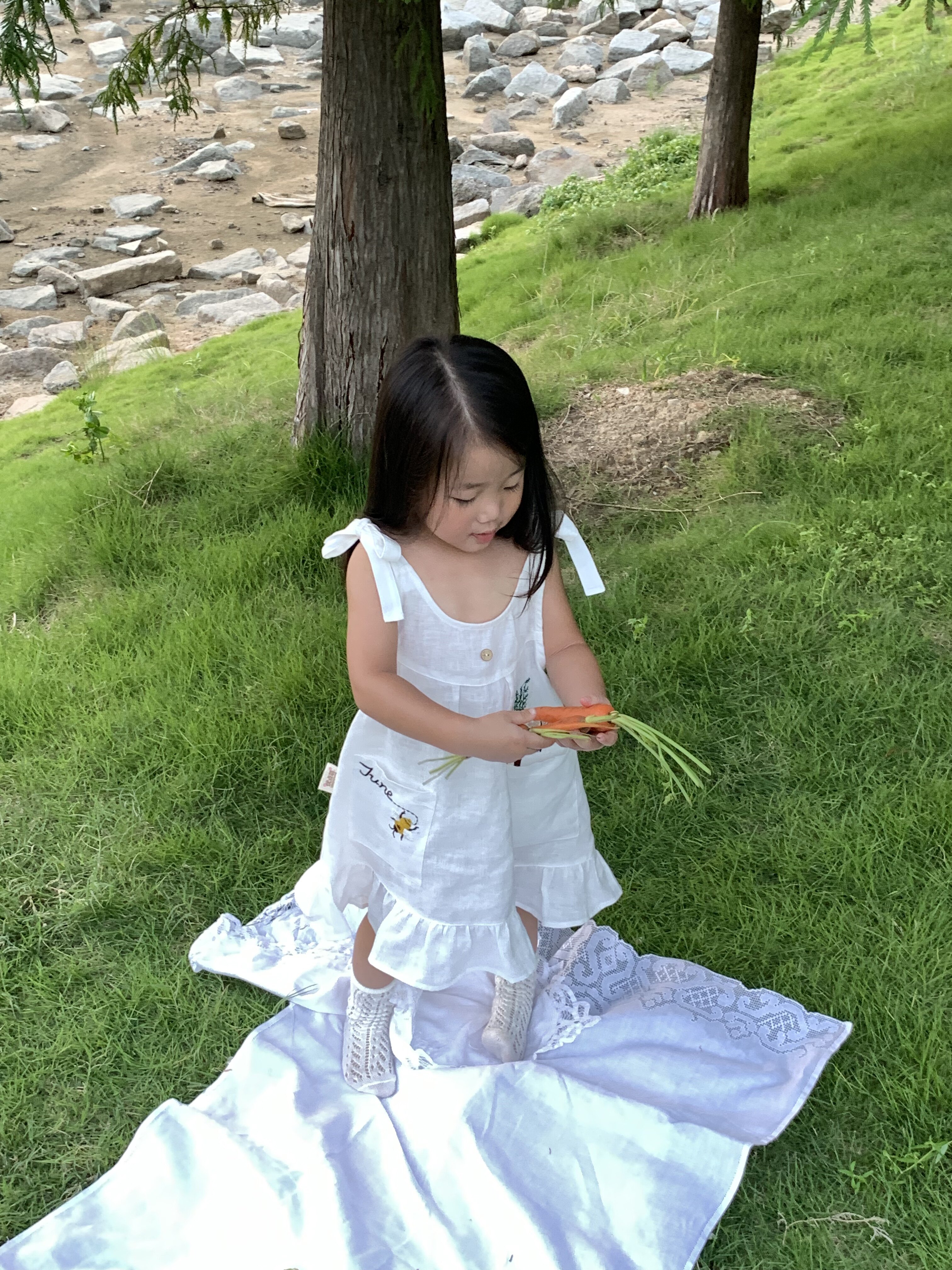 Customer photo for White Single-Layer (Machine Embroidery), 90cm