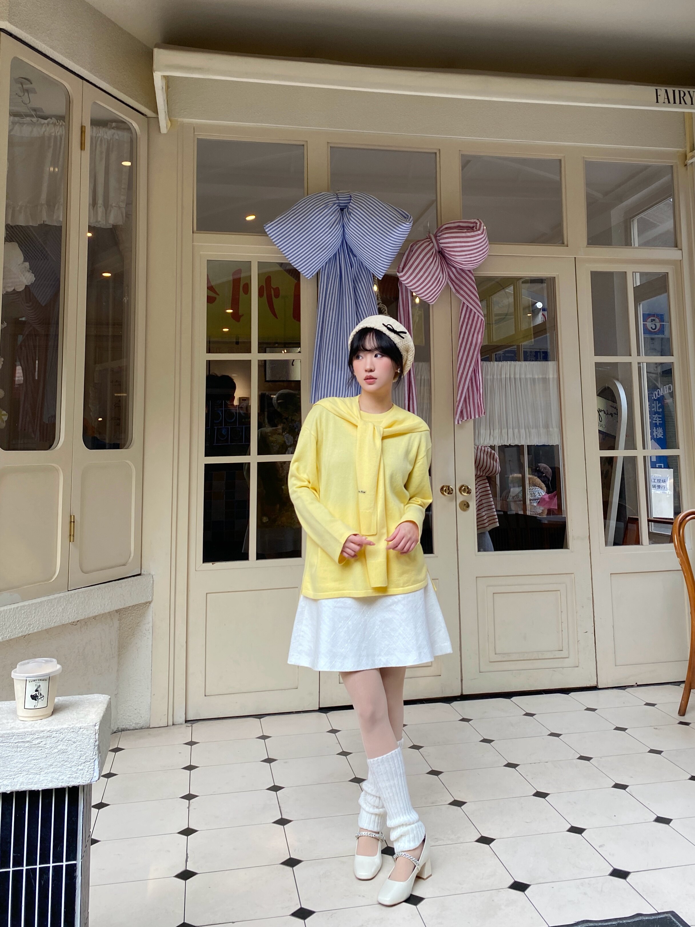 孙乐言毛晓彤同款百丽「白月光」红色高跟玛丽珍单鞋：脚踝间的复古红玫瑰