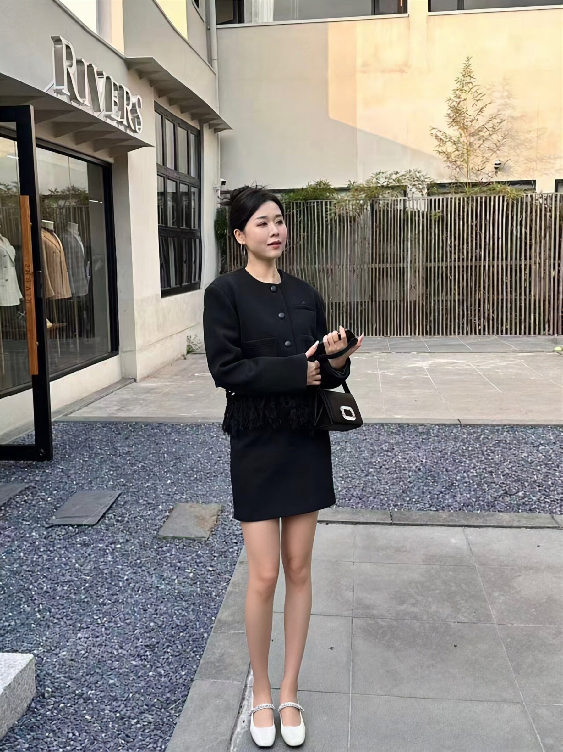 孙乐言毛晓彤同款百丽「白月光」红色高跟玛丽珍单鞋：脚踝间的复古红玫瑰