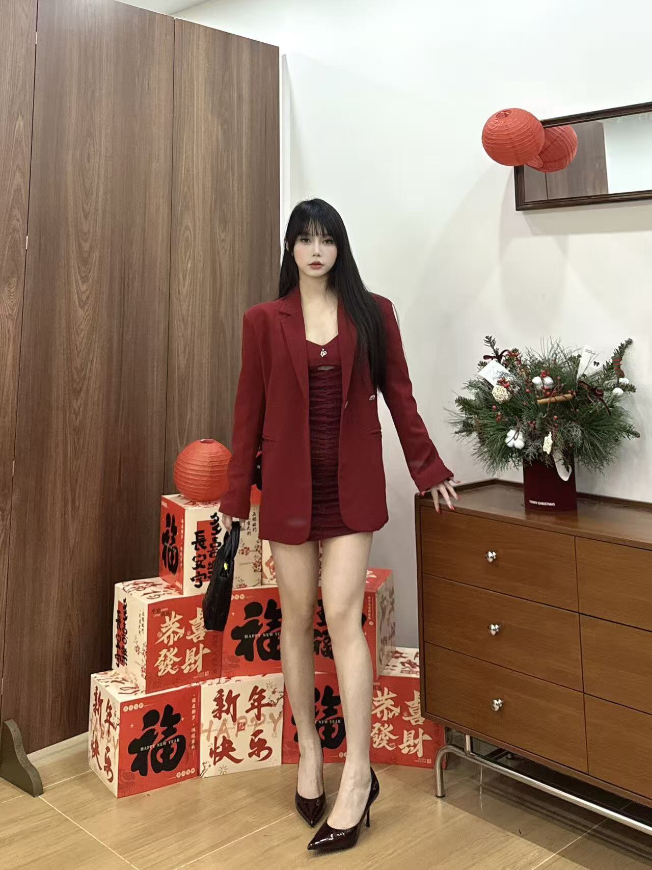 豆豆同款73hours「名场面」2026春季新款红色高跟鞋：尖头细跟的女主角闪耀美学