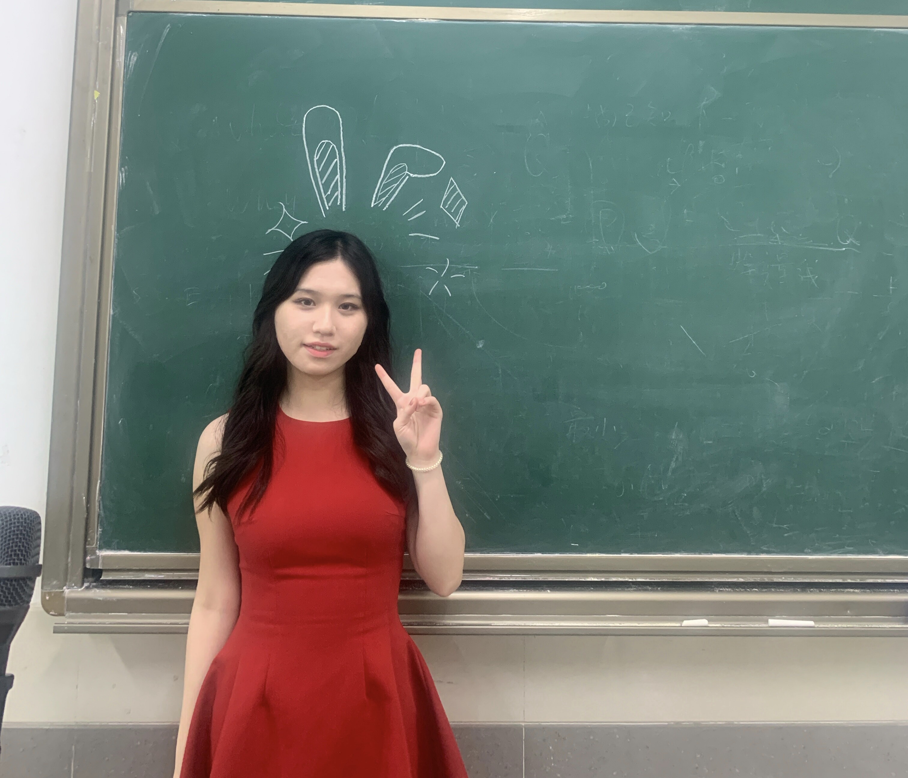 舒胡蕾夏日生日裙 法式无袖收腰设计 显瘦显高拉长比例 高级感气质满分