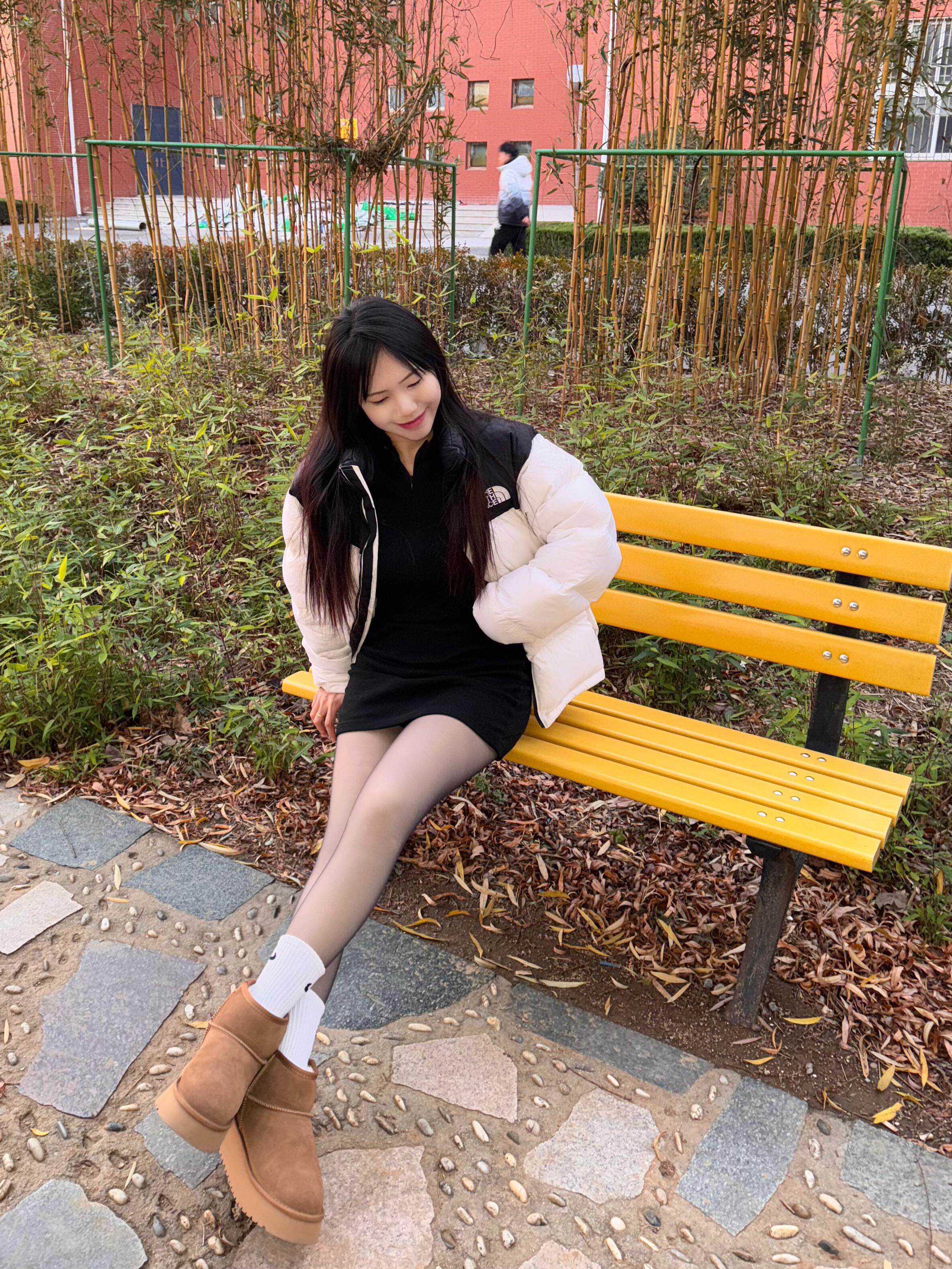 小野和子冬季黑丝光腿神器 加绒双层设计保暖不臃肿 替换装方便实用