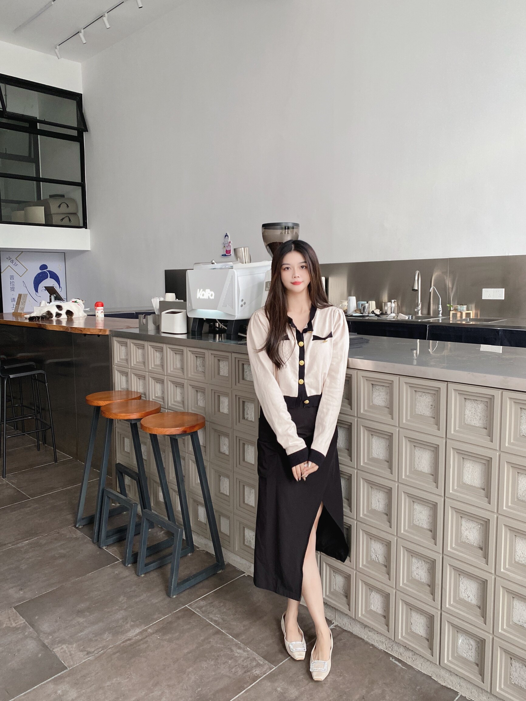 「倾城之恋」Nine West/玖熙方扣单鞋：法式平底鞋的水钻优雅美学