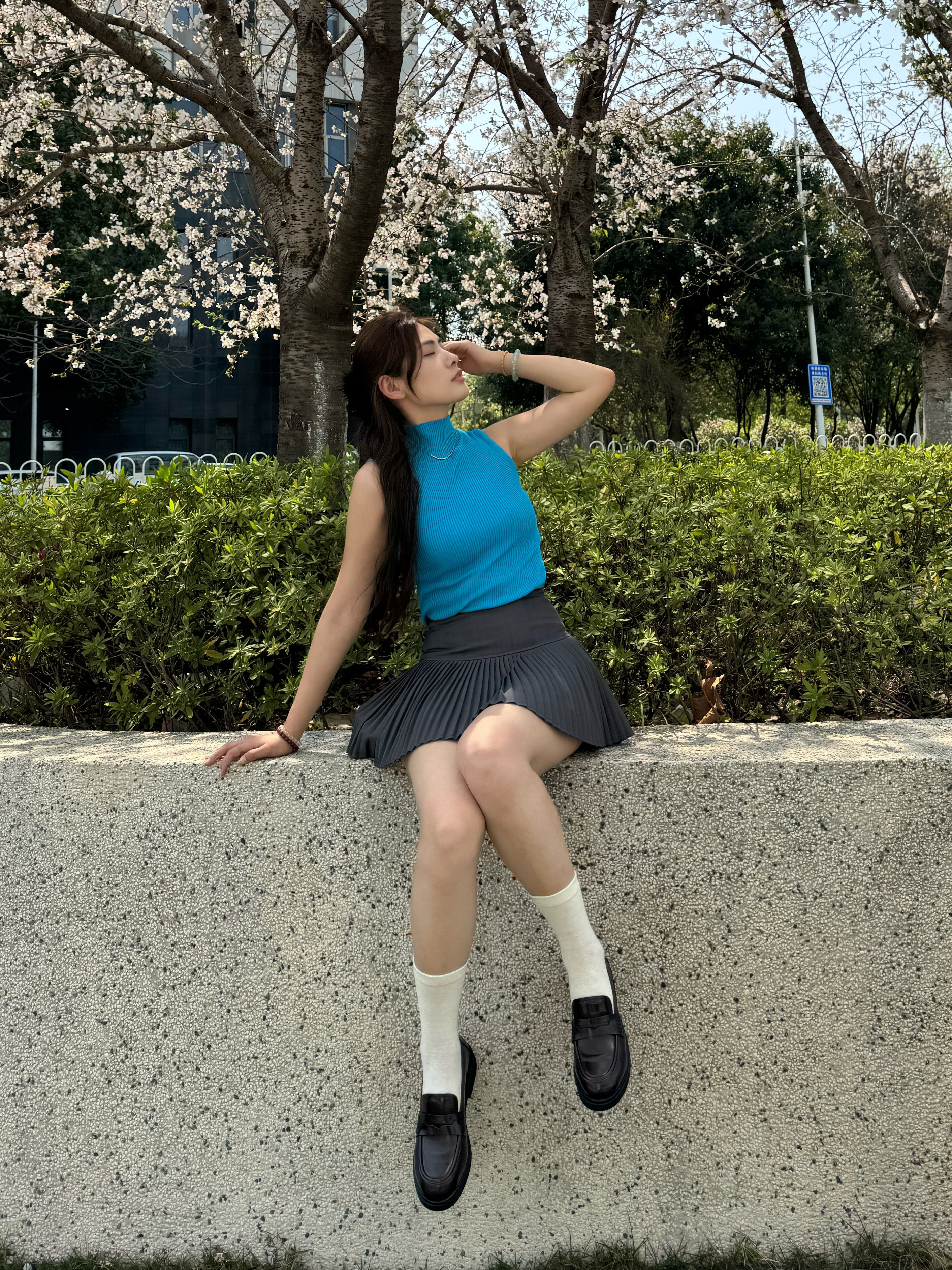 宋佳同款百丽海鸥乐福鞋2.0：厚底真皮的英伦飒爽美学