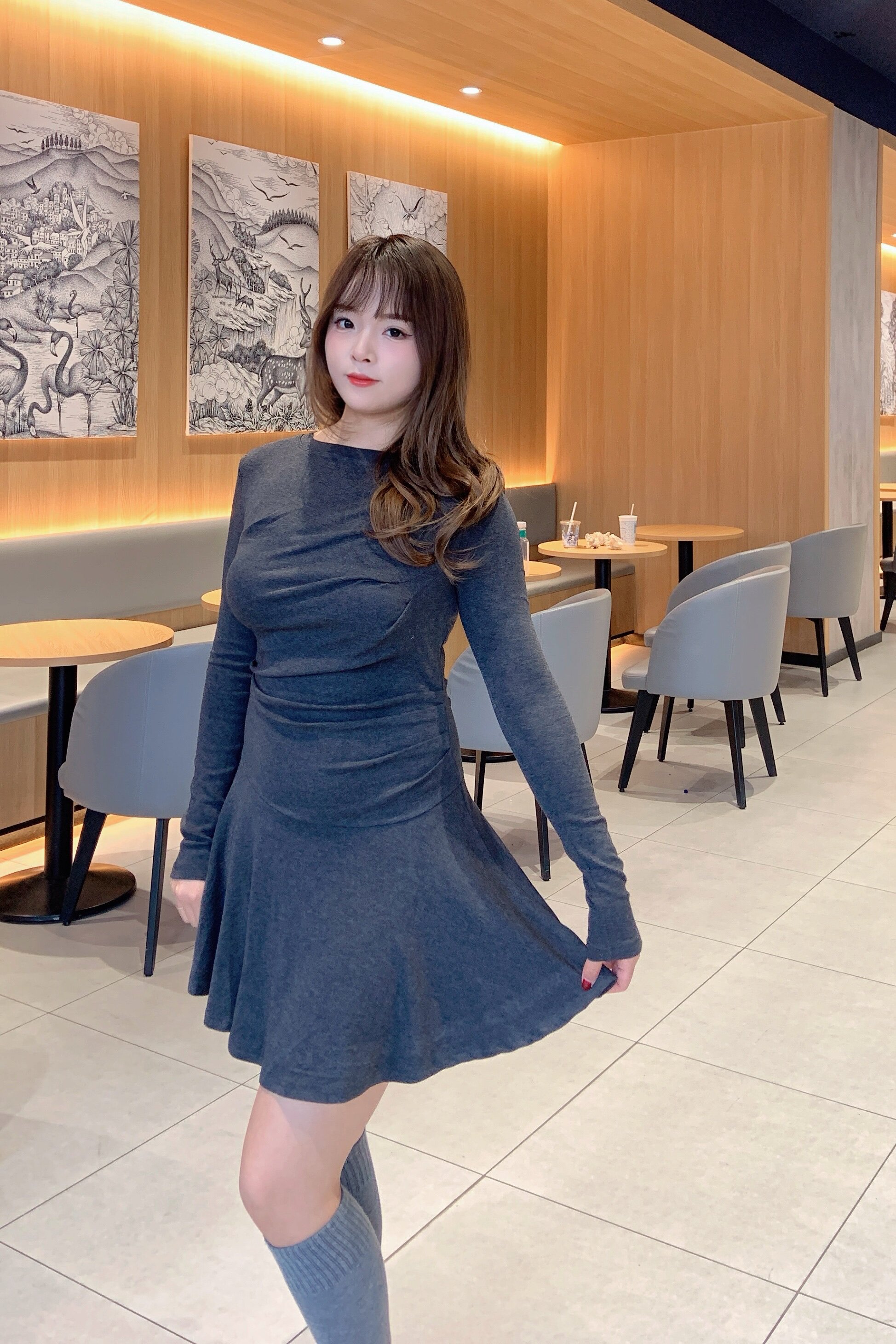 黑泽玄七2026早春新款胖mm收腰针织连衣裙：褶皱遮肉的显瘦自信美学