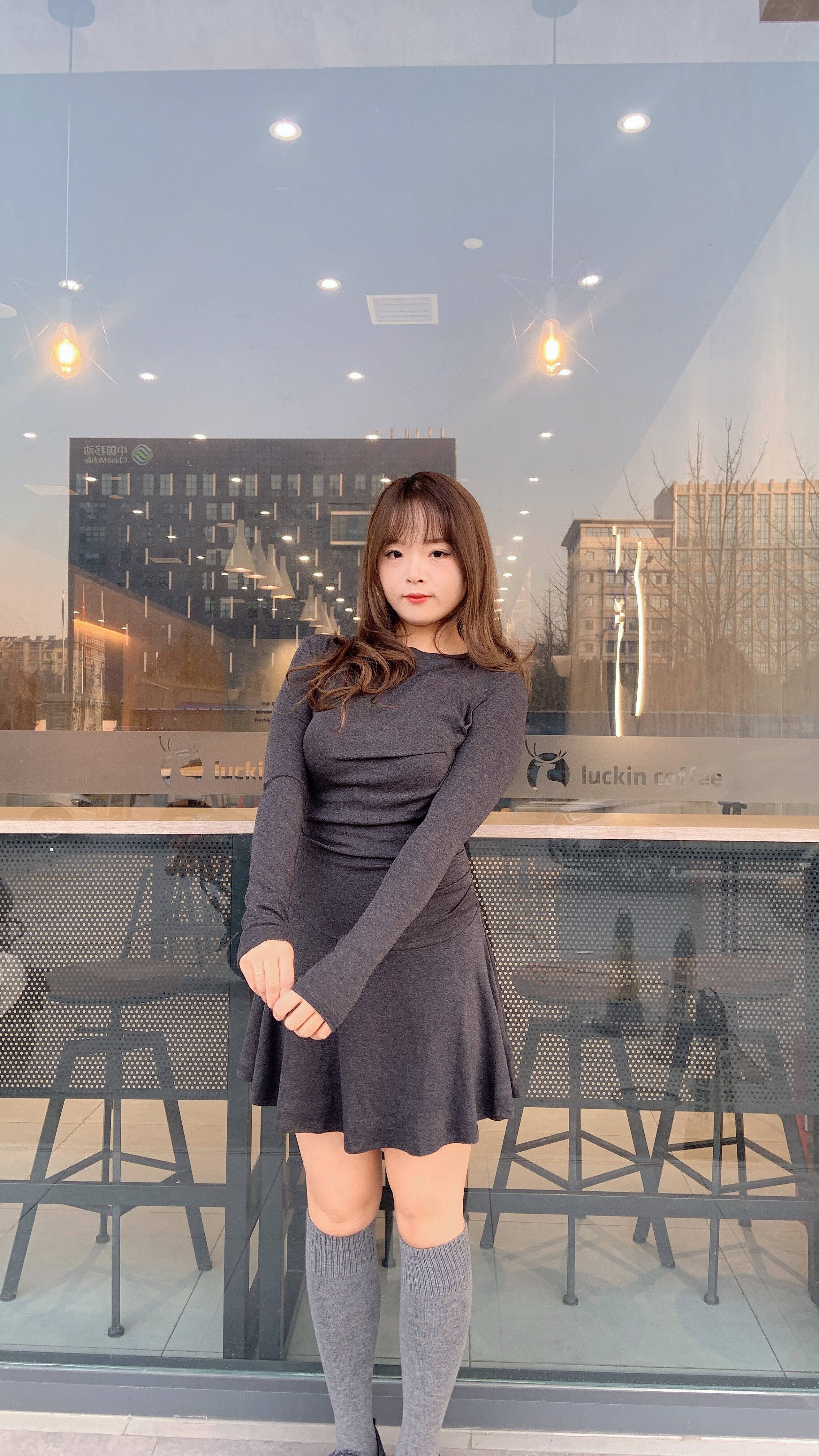 黑泽玄七2026早春新款胖mm收腰针织连衣裙：褶皱遮肉的显瘦自信美学