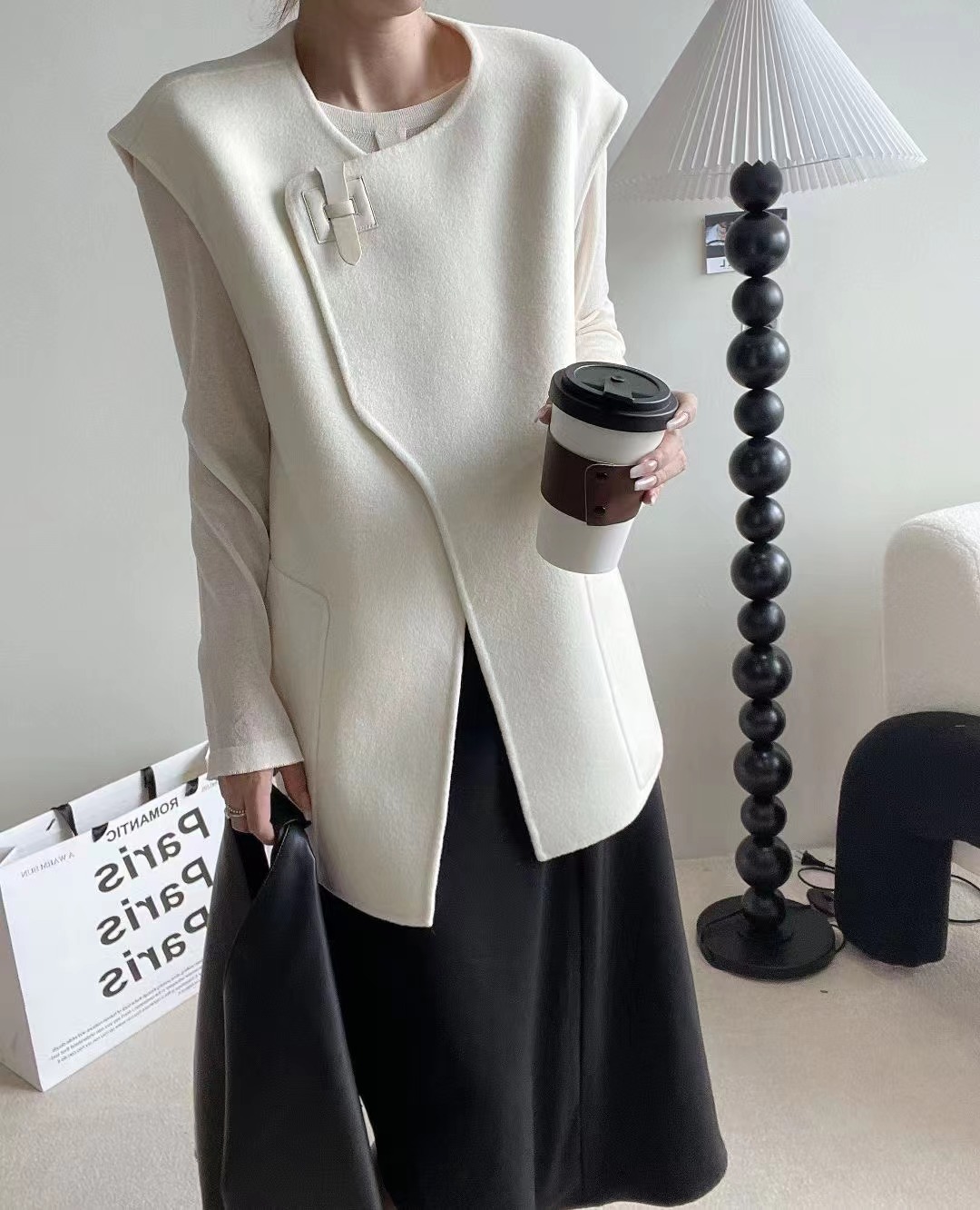 Fashion European Station 2022 أنثى الخريف الفرنسية بدون أكمام أستراليا مشبك حصان أبيض جديد يرتدي سترة هوائية أنيقة