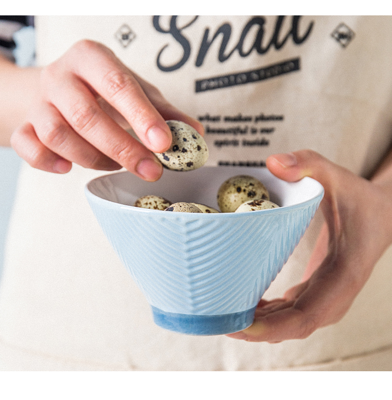 Porcelain soul bowl of individual students with Japanese Nordic hat to bowl of small ceramic bowl such as salad bowl bowl of porridge for dinner