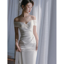 Van Na Xianyi one-word shoulder fish tail light wedding dress new bridal temperament French travel dress simple little man