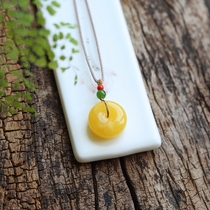 Shangshi Qingling natural amber pendant chicken oil yellow beeswax safe buckle thick cake pier with bead spacer buckle