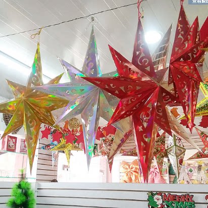 The octagonal star suspended ceiling pendant explodes the star Yeezy Hotel window decoration five-point star multi-angle star