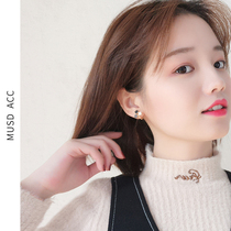 Mousse small d temperament small minimalist ear clip no earbuds autumn winter ear nail shorts 100 hitch earrings womens wind earrings