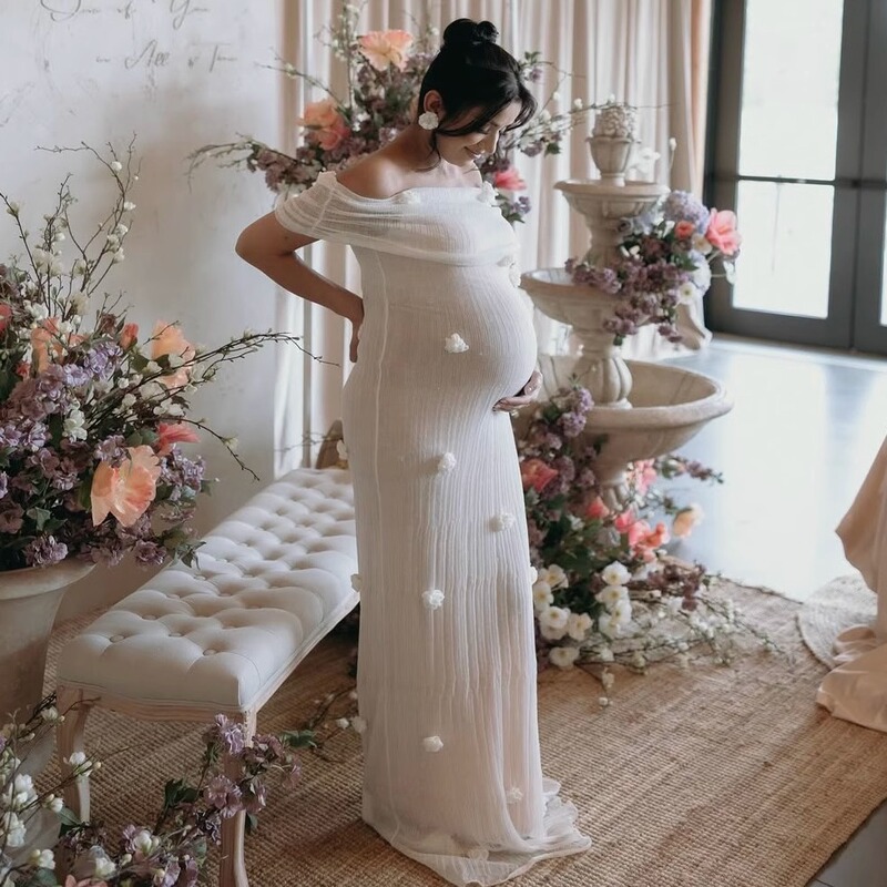 European and American Pregnant Women's Photo Shoot Dress, Sexy Off-Shoulder Studio Photography Three-Dimensional Floral Long Dress, Strapless and Slim-Fitting