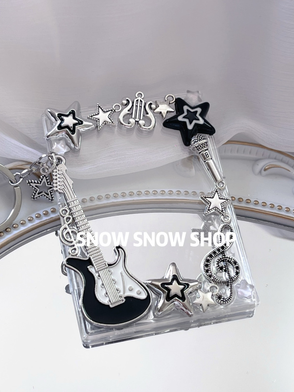 Snow Guitar Card Note Vintage Punk Metal Instrument Hanging Chain Finished Product Korean Entertainment Kpop Hard Card Holder Photo Frame