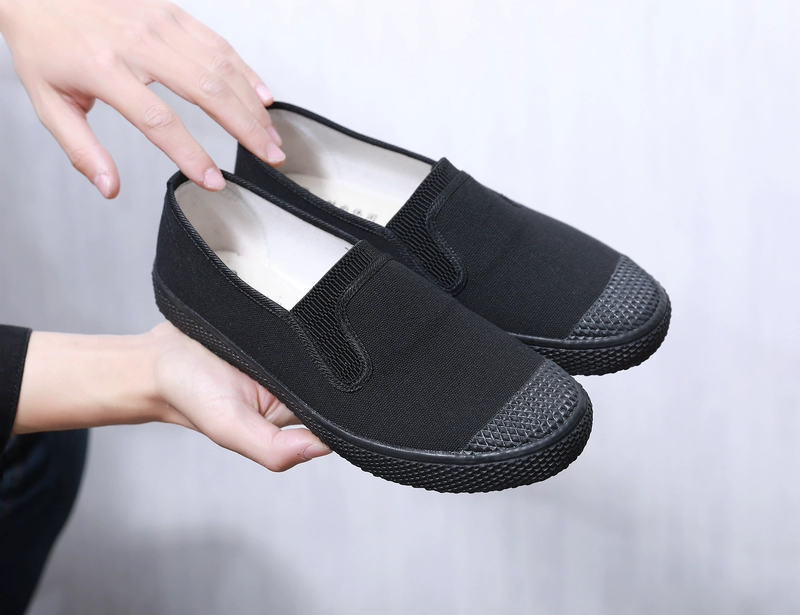 Bảo hiểm lao động leo núi ngoài trời cao cấp không buộc dây Giày thể thao thông thường chống trượt cho nam và nữ Giày ngụy trang giải phóng chống mài mòn tại nơi làm việc ủng nhựa cổ ngắn ủng cao su lội nước