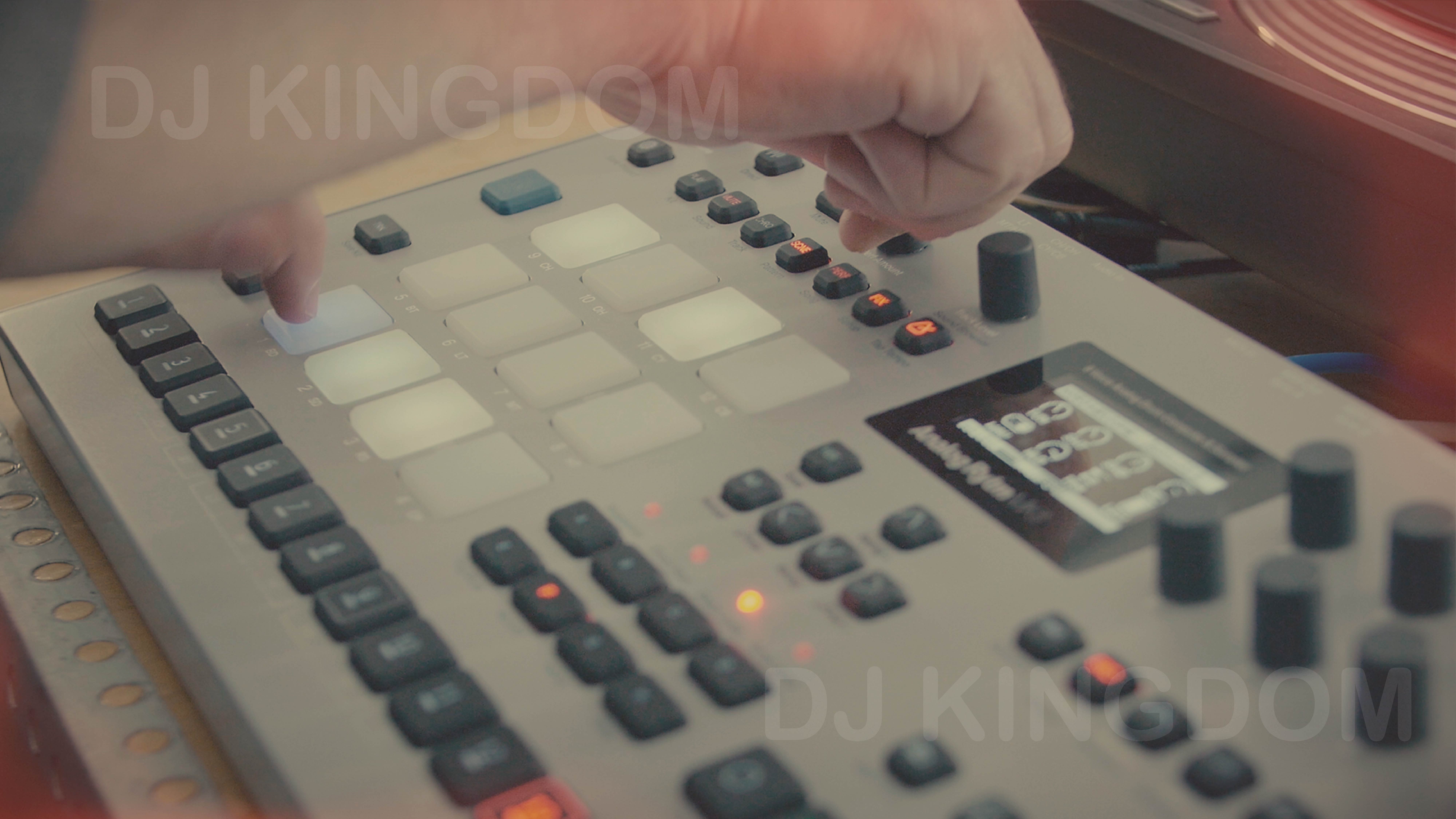 Elektron Analog Rytm MKII Bộ tổng hợp tương tự 8 Phần mô phỏng trống Máy được cấp phép - Bộ tổng hợp điện tử nhạc cụ điện tử
