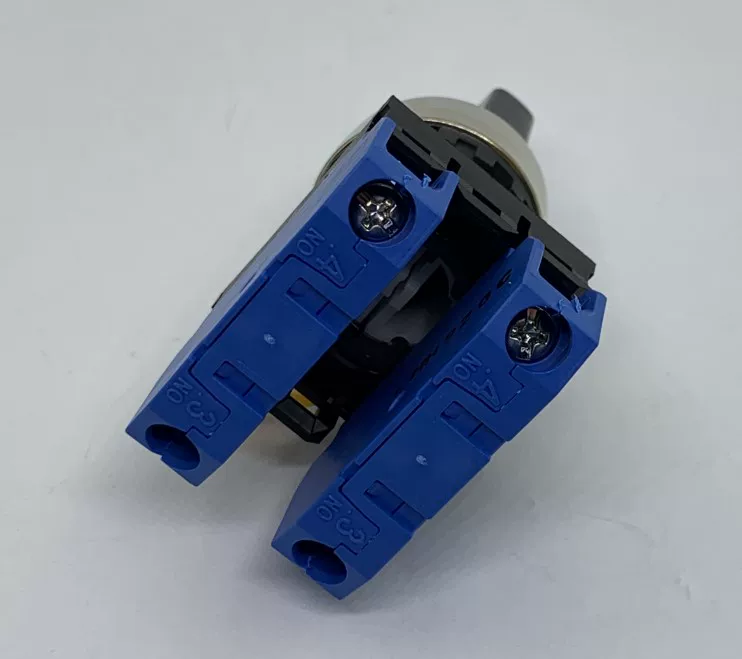 IDEC Izumi YW4S-33E20 33E10 E22 E02 E12 13 двухстороннее самосброс 3-скоростное отверстие 22мм резьба