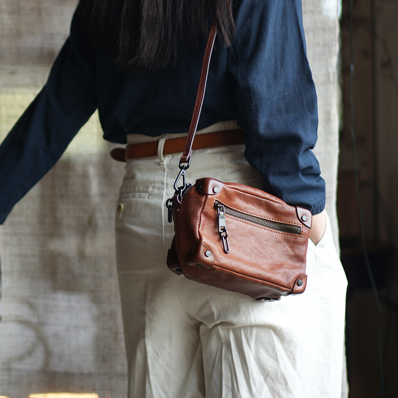 New Versatile Retro Distressed Vegetable-Tanned Leather First-Layer Cowhide Fashion Bag Single Shoulder Crossbody Small Square Box Bag New Versatile Retro Distressed Vegetable-Tanned Leather First-Layer Cowhide Fashion Bag Single Shoulder Crossbody Small Square Box Bag