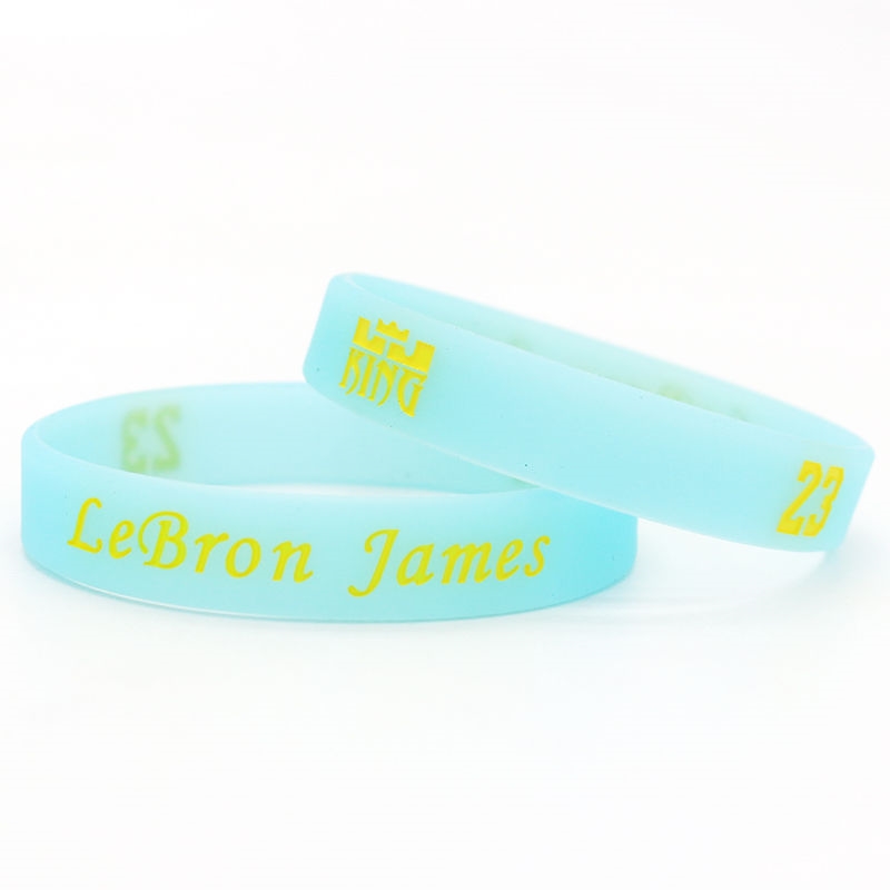 Lakers James 23th mới vòng đeo tay bóng rổ dạ quang nba sao silicone dây đeo cổ tay nam và nữ trang sức vòng đeo tay - Vòng đeo tay Clasp lac tay dep