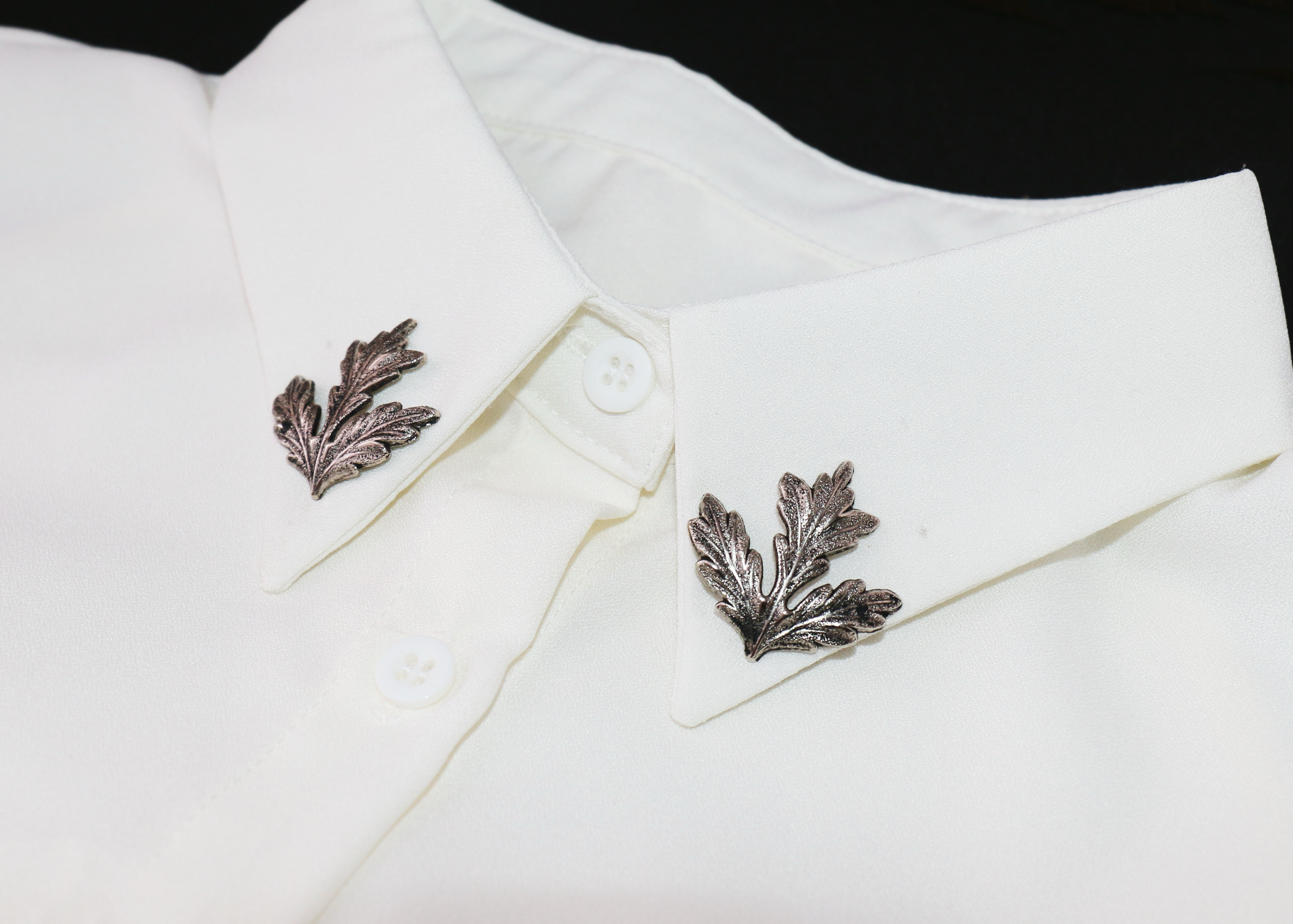 Suit Brooch Button Men's Suit Medieval Maple Leaf Pin Button Light Luxury High Style Lapel Pin Suit Corsage Accessories_voghion.com