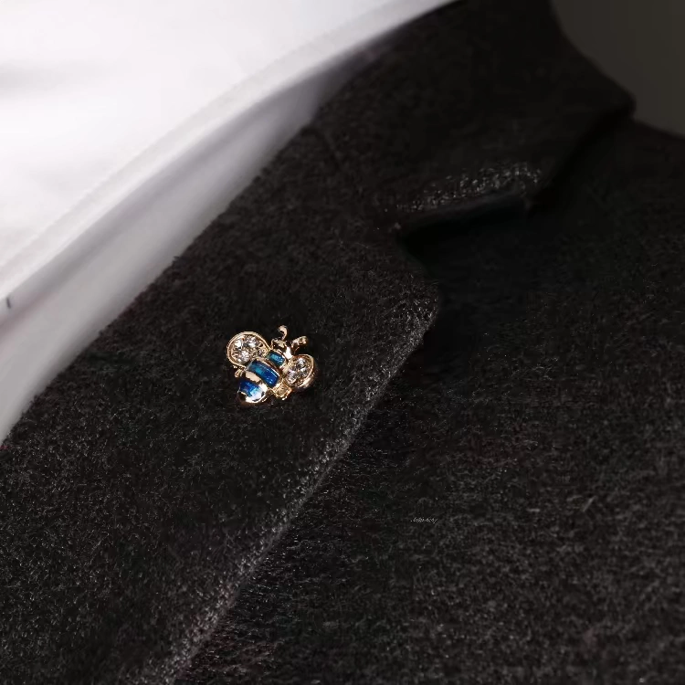 Tinh tế rhinestone nhỏ ong trâm thủy triều phù hợp với nam giới trâm cá nhân áo sơ mi cổ áo góc cổ áo pin phụ kiện khóa - Trâm cài