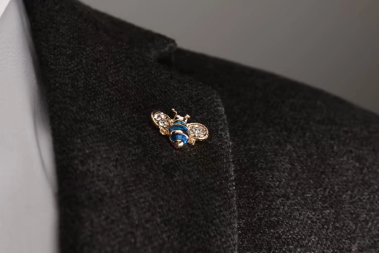 Tinh tế rhinestone nhỏ ong trâm thủy triều phù hợp với nam giới trâm cá nhân áo sơ mi cổ áo góc cổ áo pin phụ kiện khóa - Trâm cài