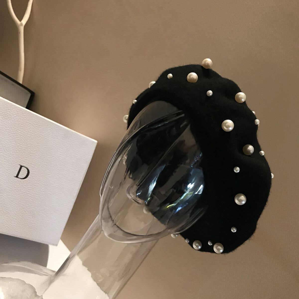 Net red wind pearl wool beret female winter British retro woolen octagonal hat Korean version of the wild Japanese pumpkin hat