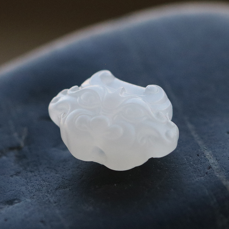 Natural and field jade back cloud small accessories goat fat white jade beast face pendant 108 foetian hand alchemy play accessories jade