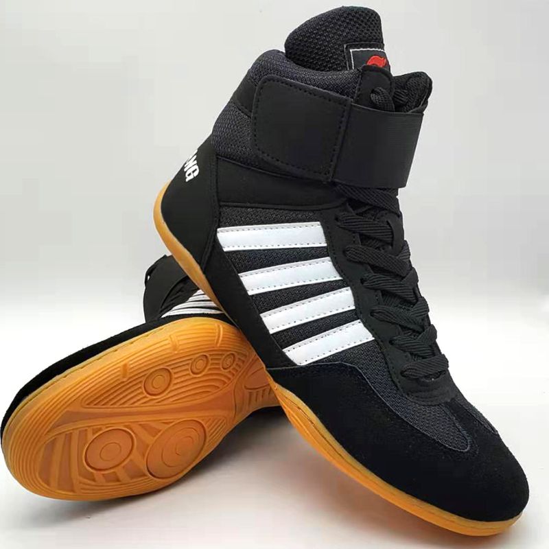 New Ankle Male Wrestling Shoes Boxing Shoe Fighting Loose shoes medium-high cylinder flat-bottomed deep squatting shoes stable and abrasion-resistant